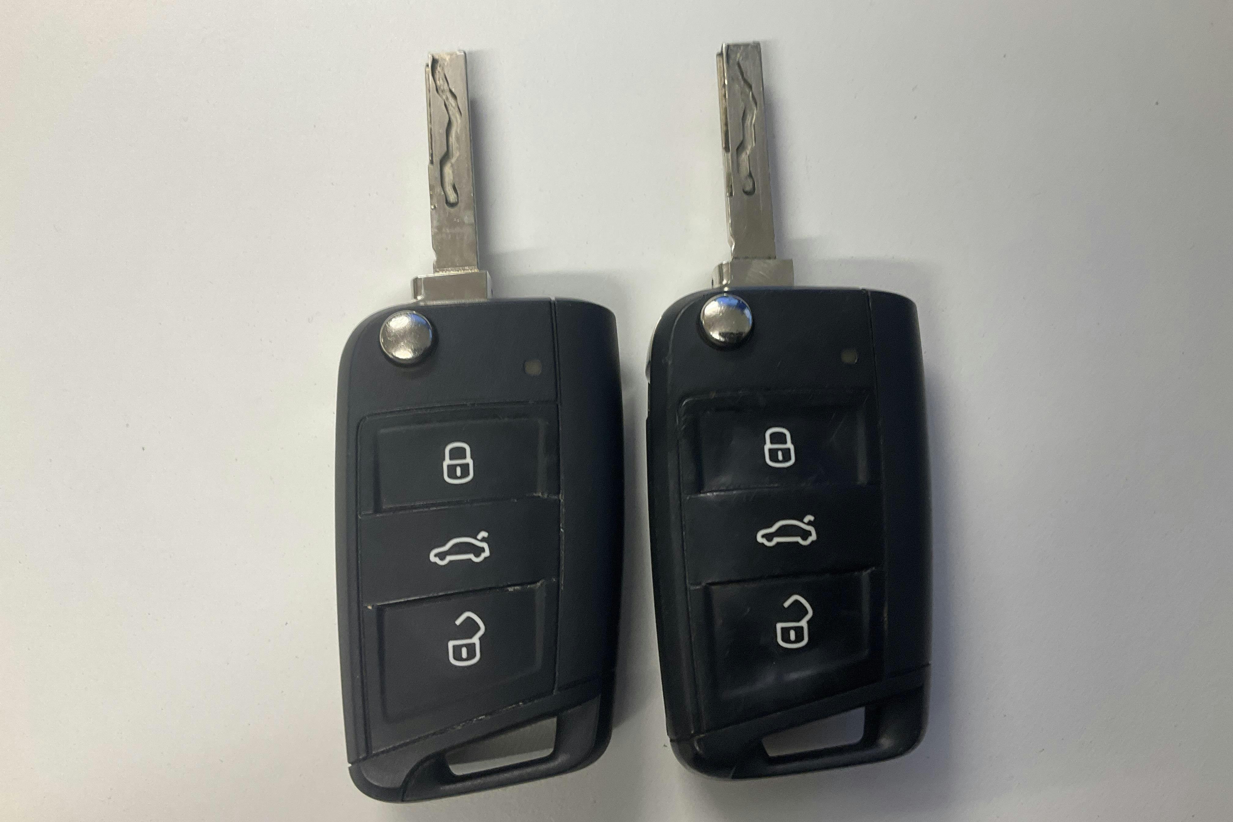 Presentationsfoto 14 av 14: VW T-Roc 1.5 TSI (150hk) - 11 023 mil - Automat - röd - 2021