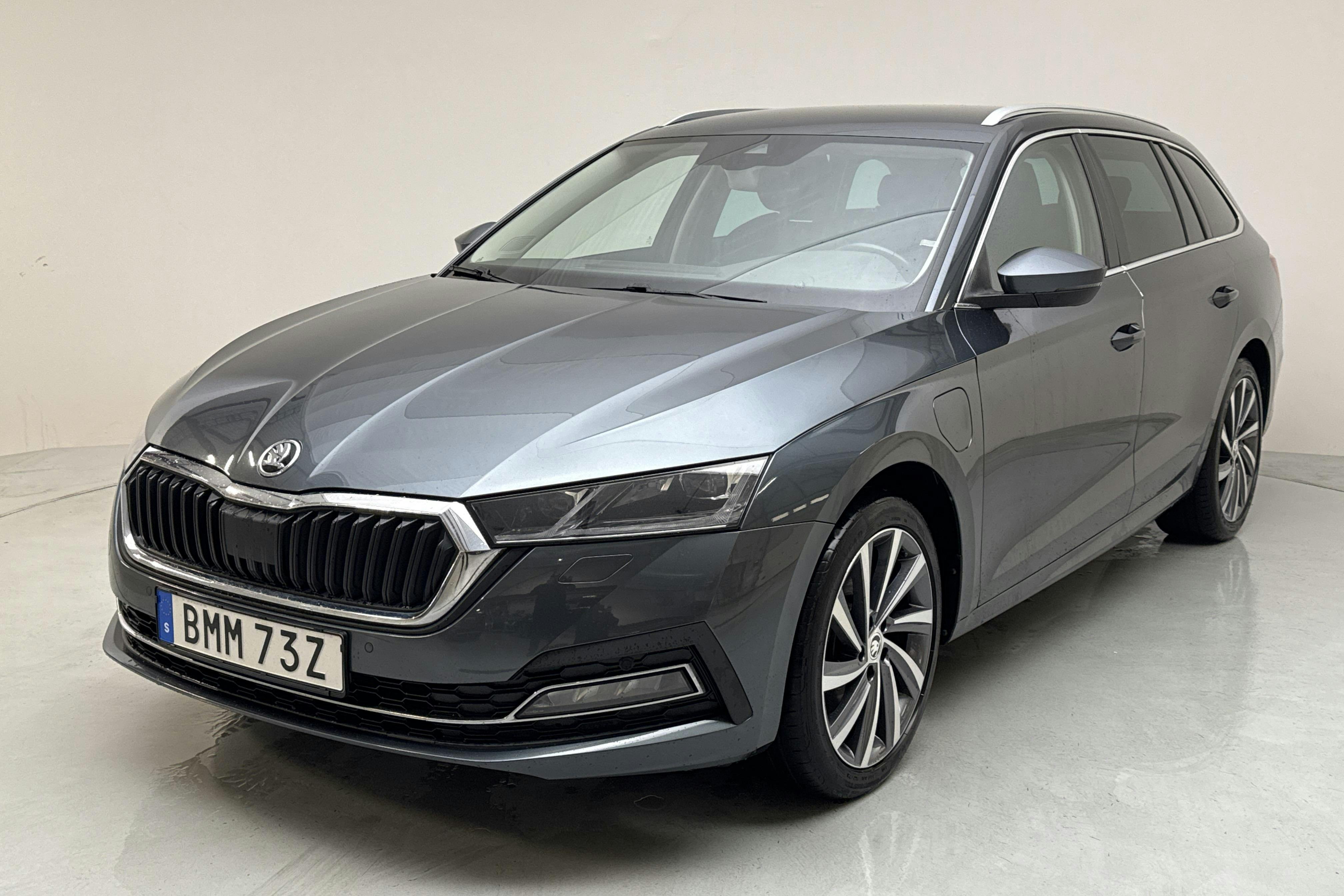 Skoda Octavia 1.4 iV PHEV Combi (204hk) - 120 110 km - Automatic - gray - 2022