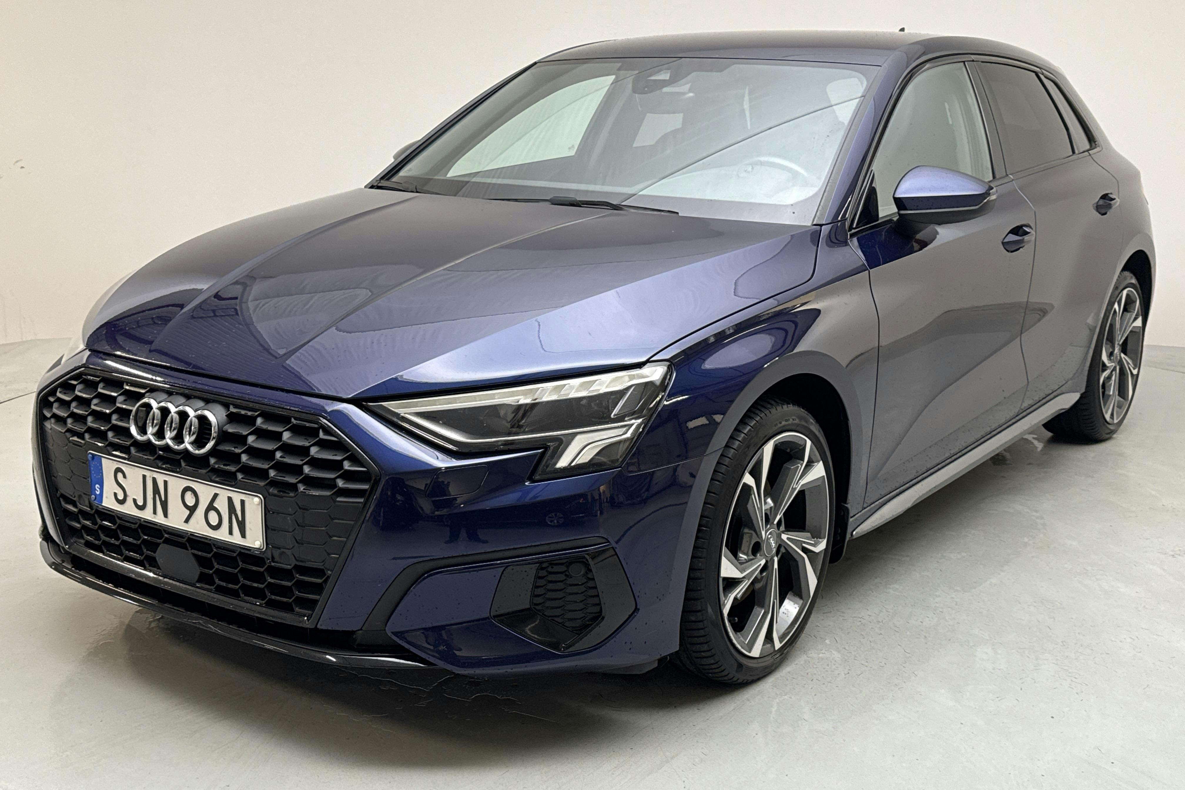 Presentation photo 1 of 12: Audi A3 Sportback 35 TFSI (150hk) - 78 350 km - Automatic - blue - 2021