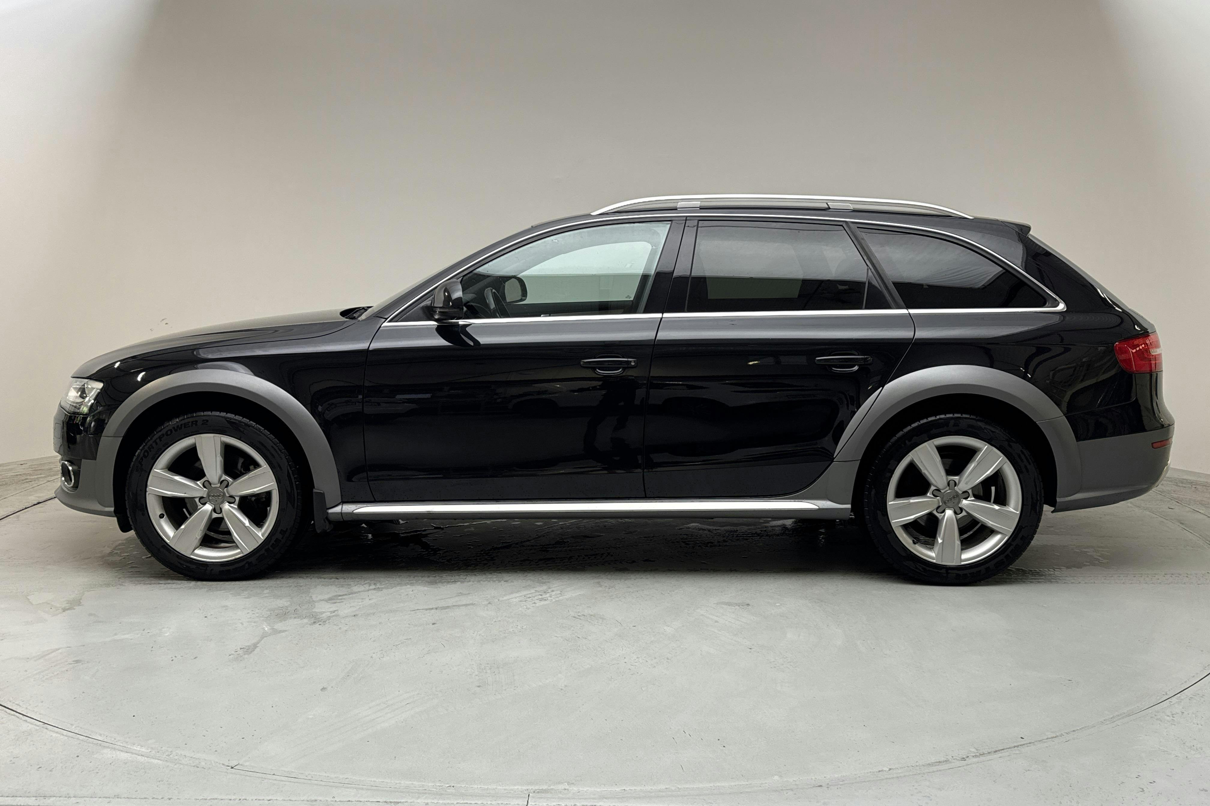 Esitlusfoto 2 aadressil 13: Audi A4 Allroad 2.0 TDI Avant quattro (177hk) - 164 320 km - Automaatne - must - 2013