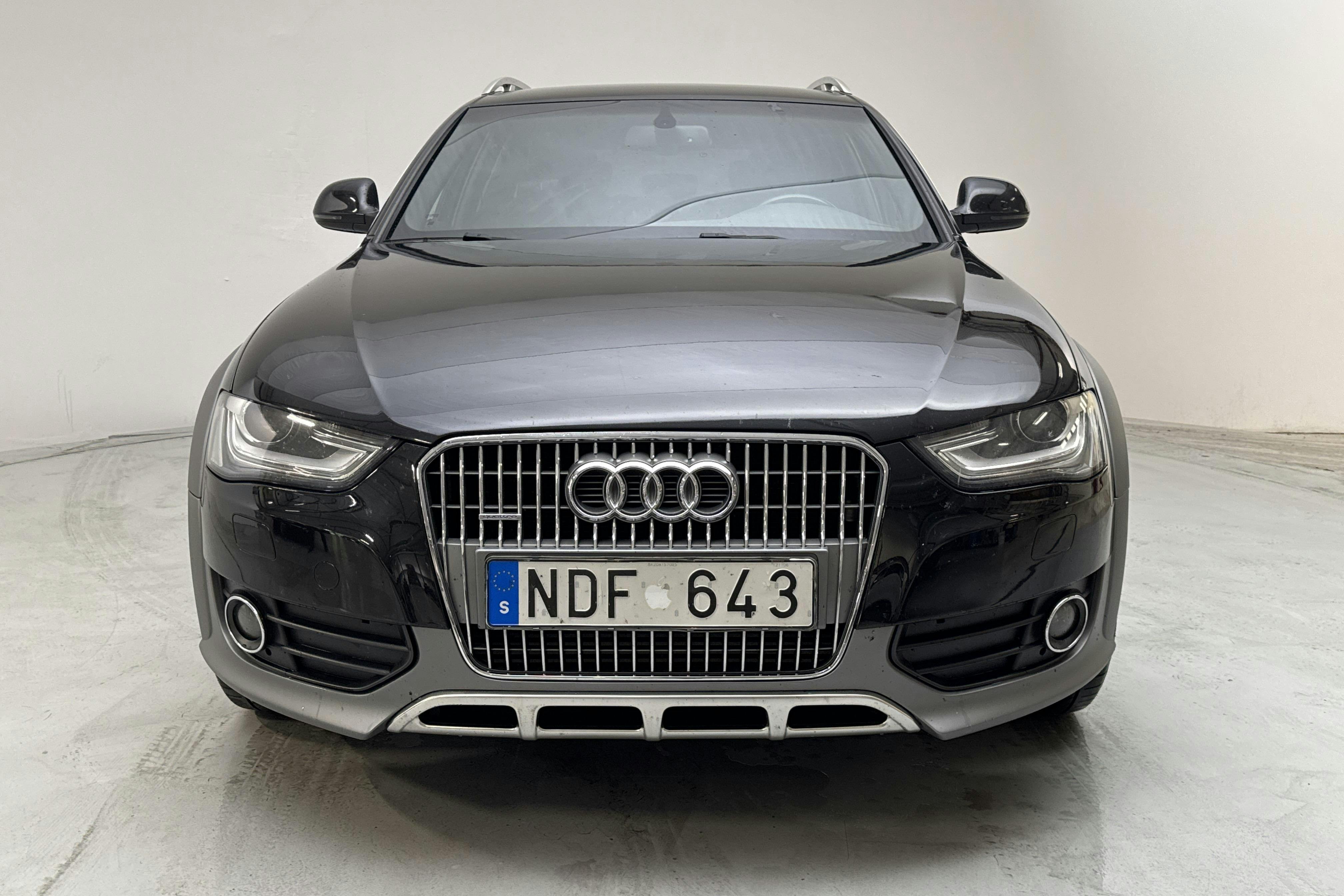 Audi A4 Allroad 2.0 TDI Avant quattro (177hk) - 164 320 km - Automaatne - must - 2013