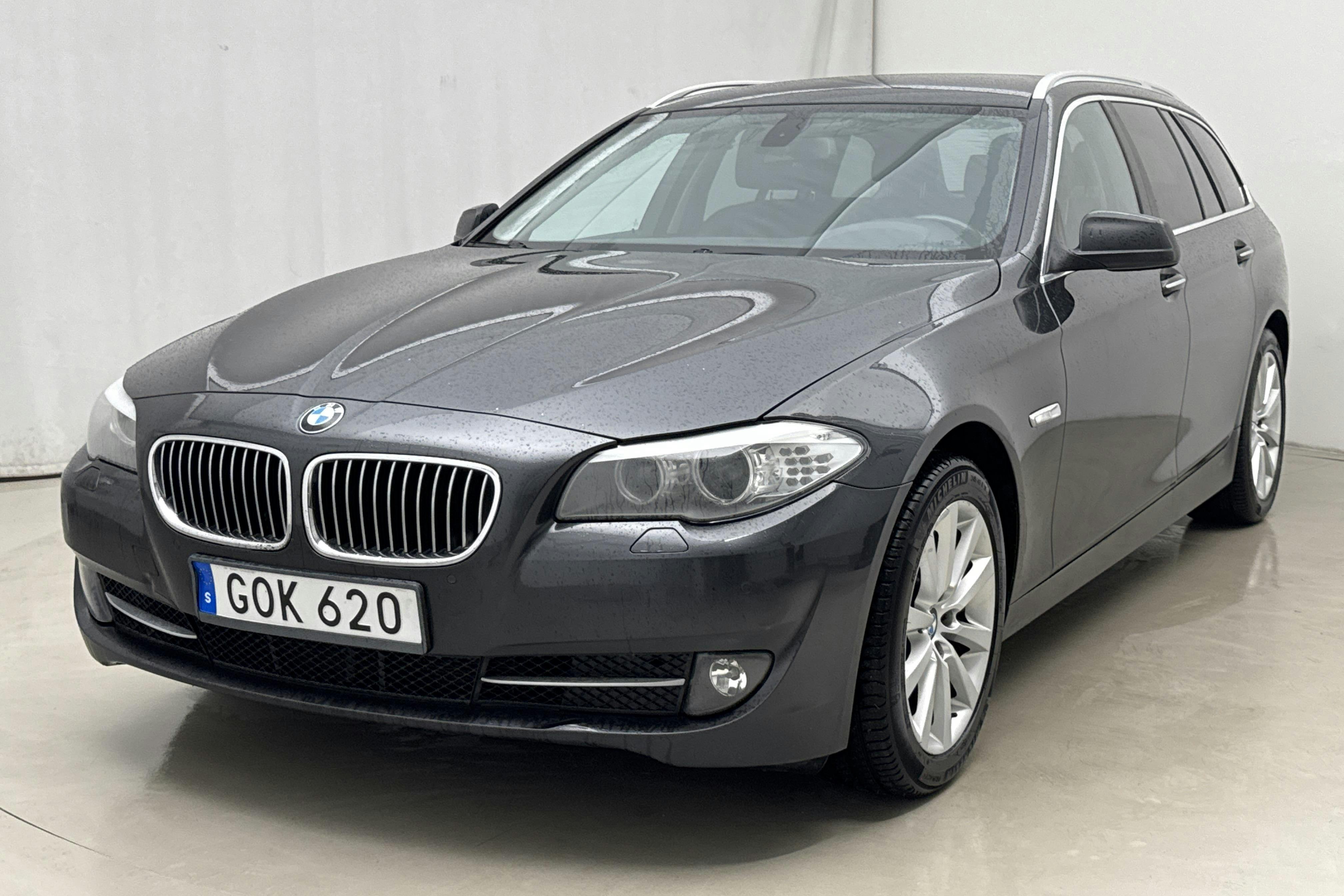 BMW 520d Touring, F11 (184hk) - 27 094 mil - Automat - grå - 2012