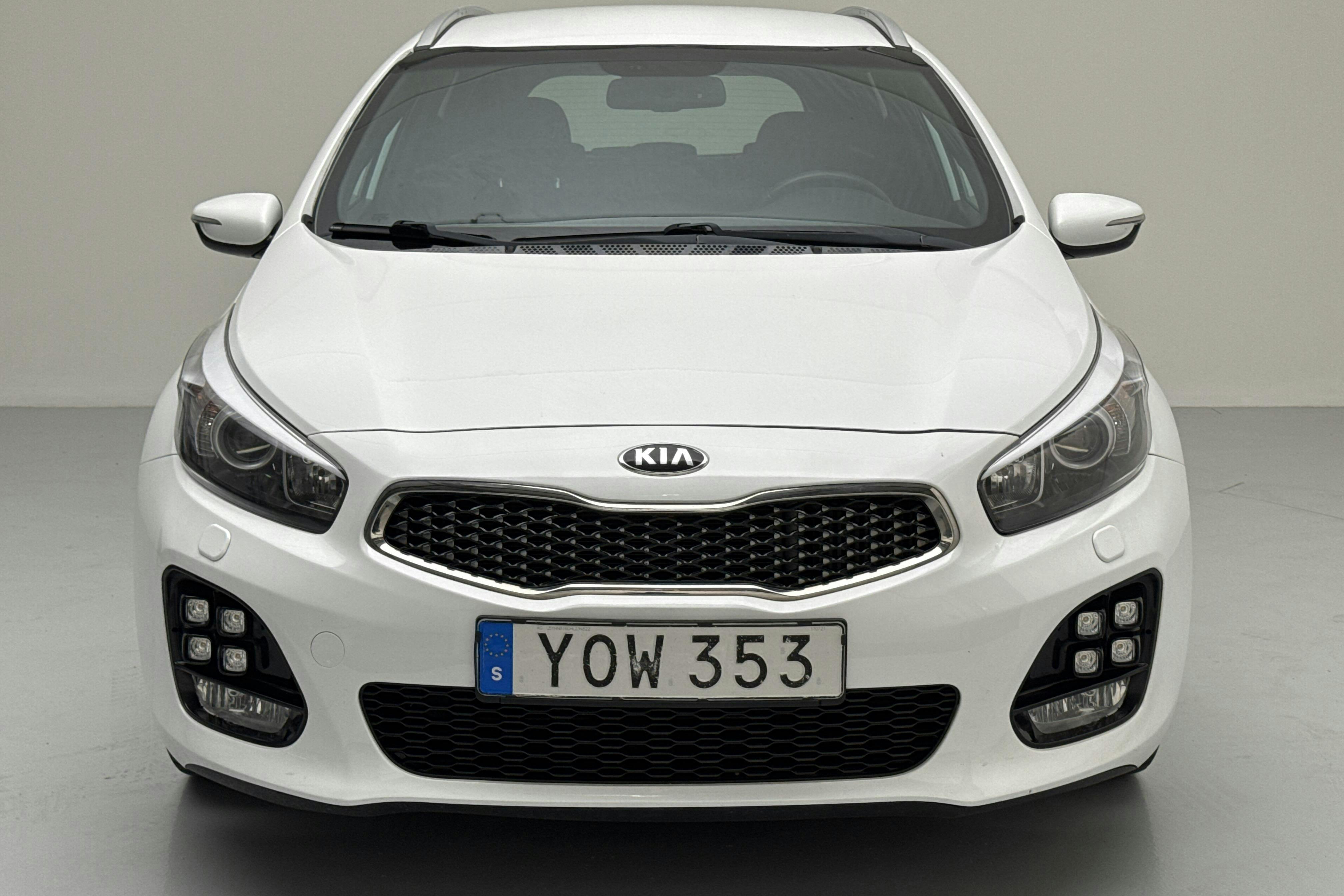KIA Cee'd 1.6 CRDi SW (136hk) - 14 520 mil - Automat - vit - 2017