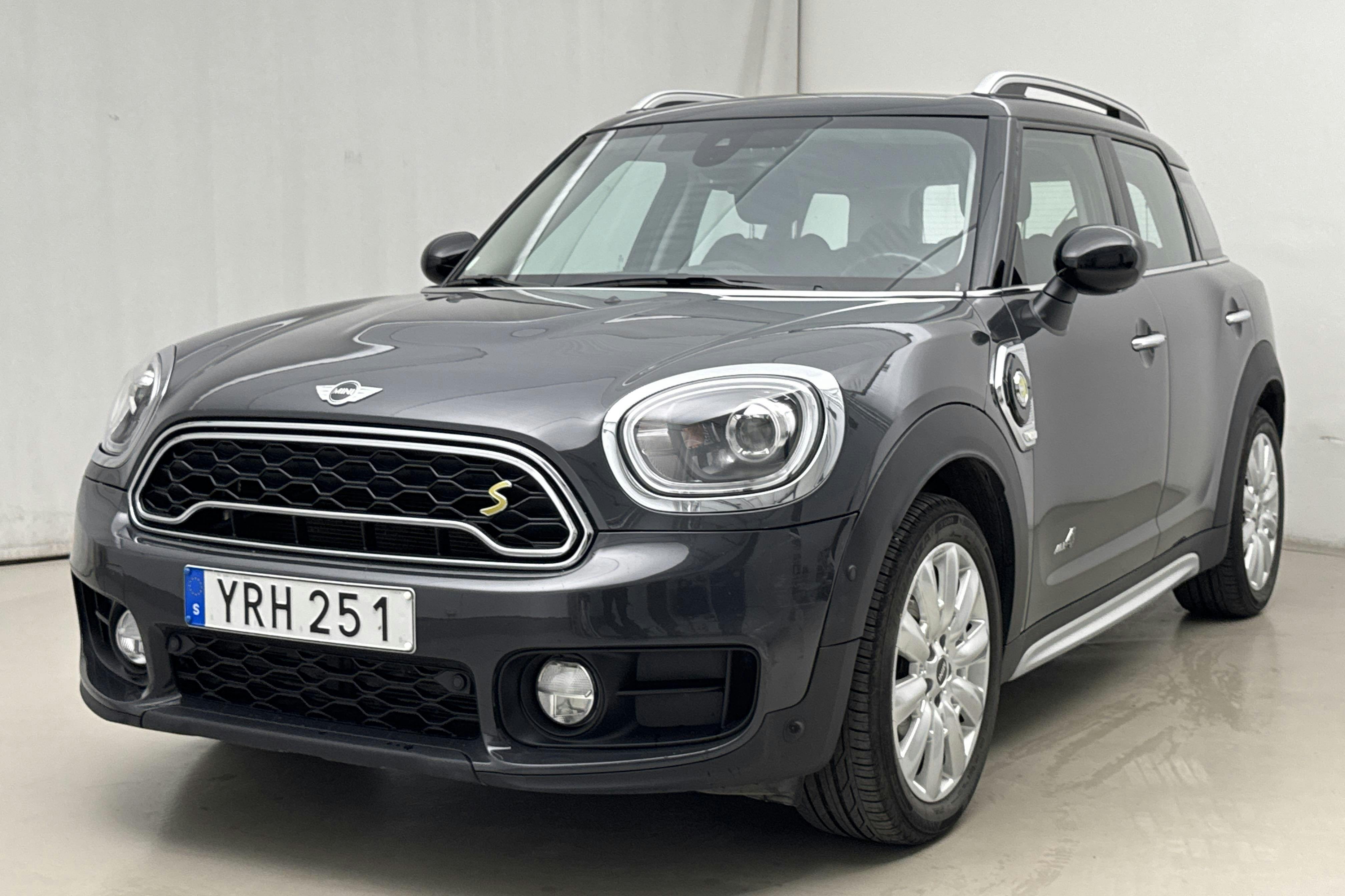 MINI Cooper S E ALL4 Countryman, F60 (224hk) - 56 880 km - Automaatne - hall - 2017