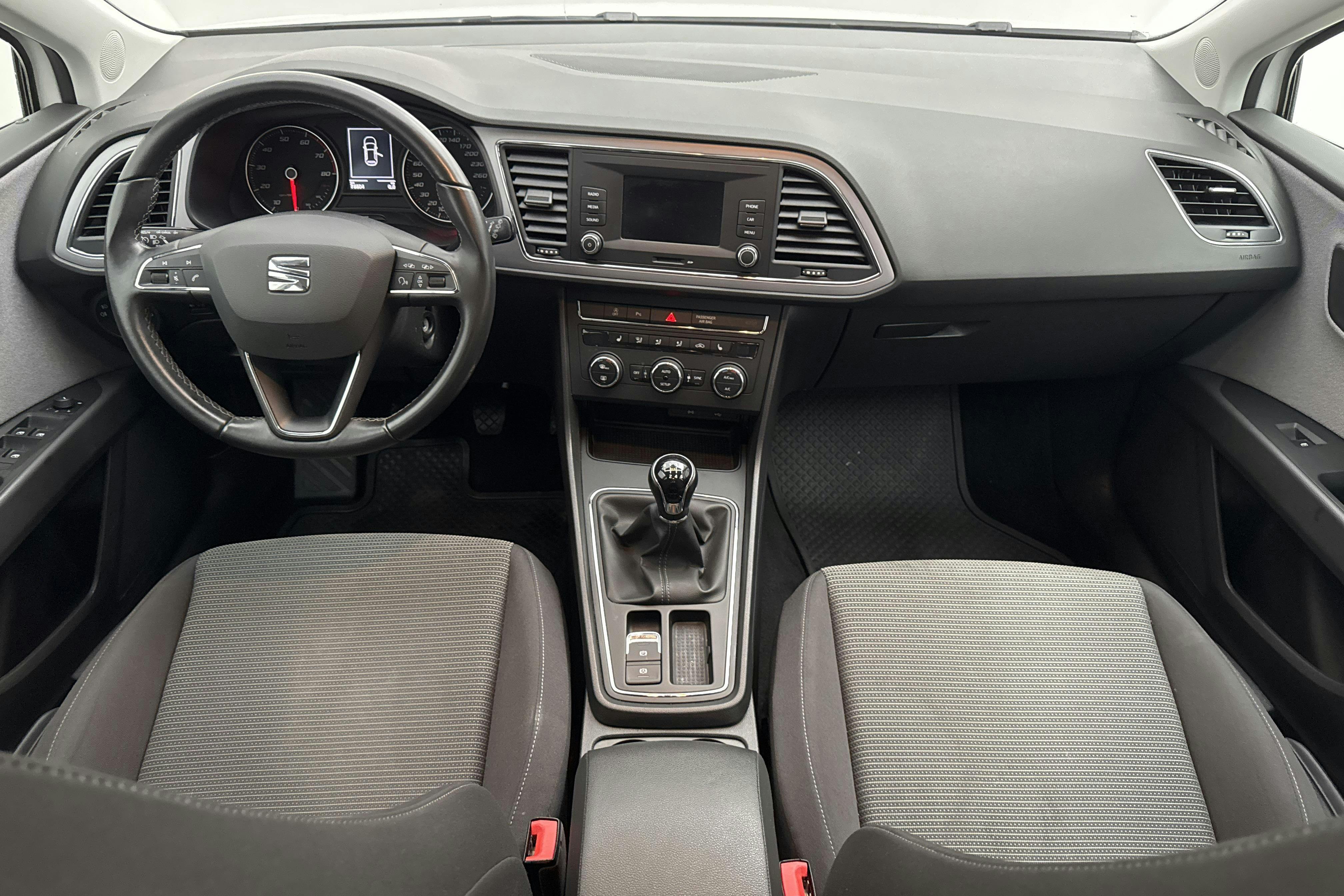 Seat Leon 1.2 TSI 5dr (110hk) - 76 610 km - Käsitsi - valge - 2017