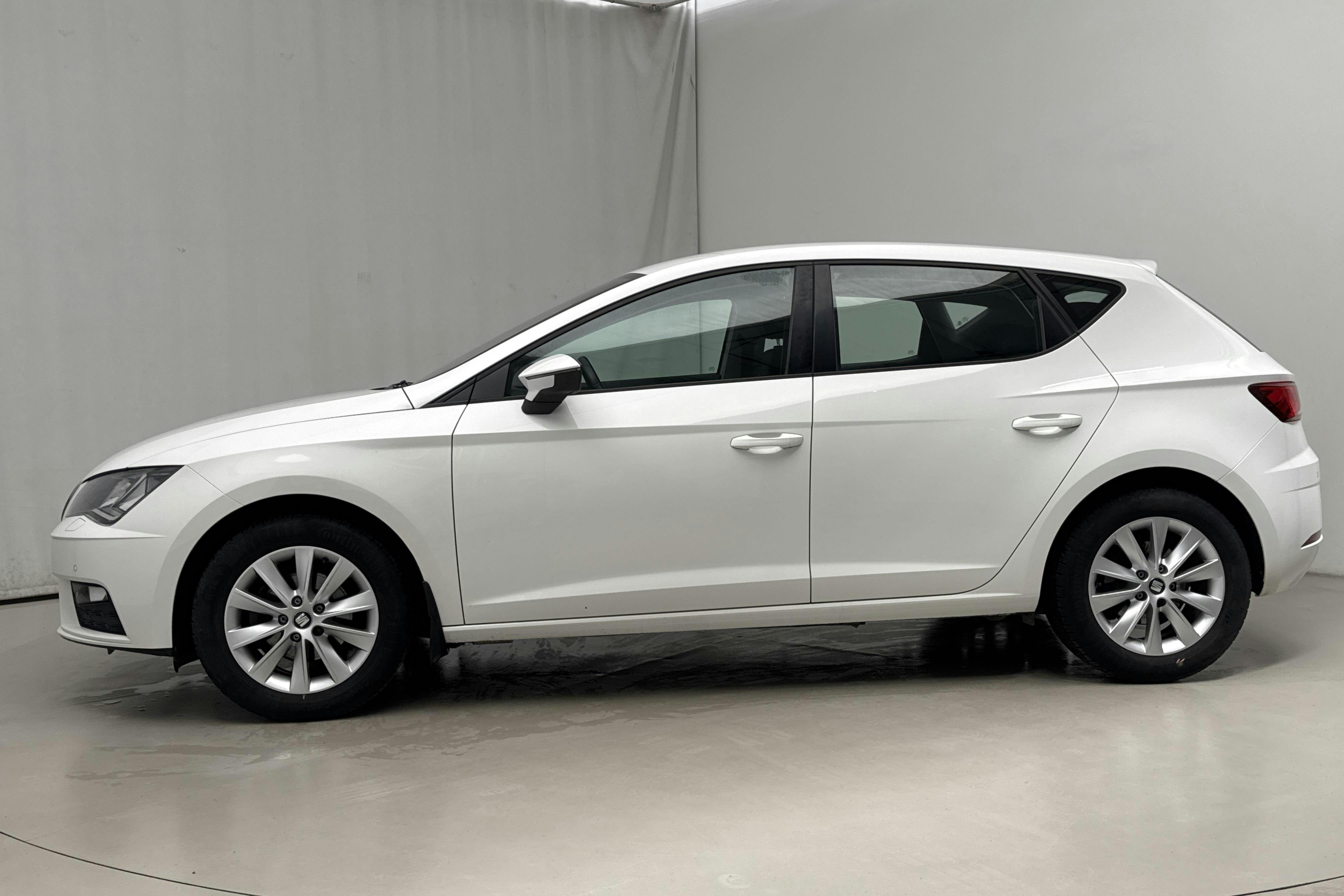 Esitlusfoto 2 aadressil 17: Seat Leon 1.2 TSI 5dr (110hk) - 76 610 km - Käsitsi - valge - 2017