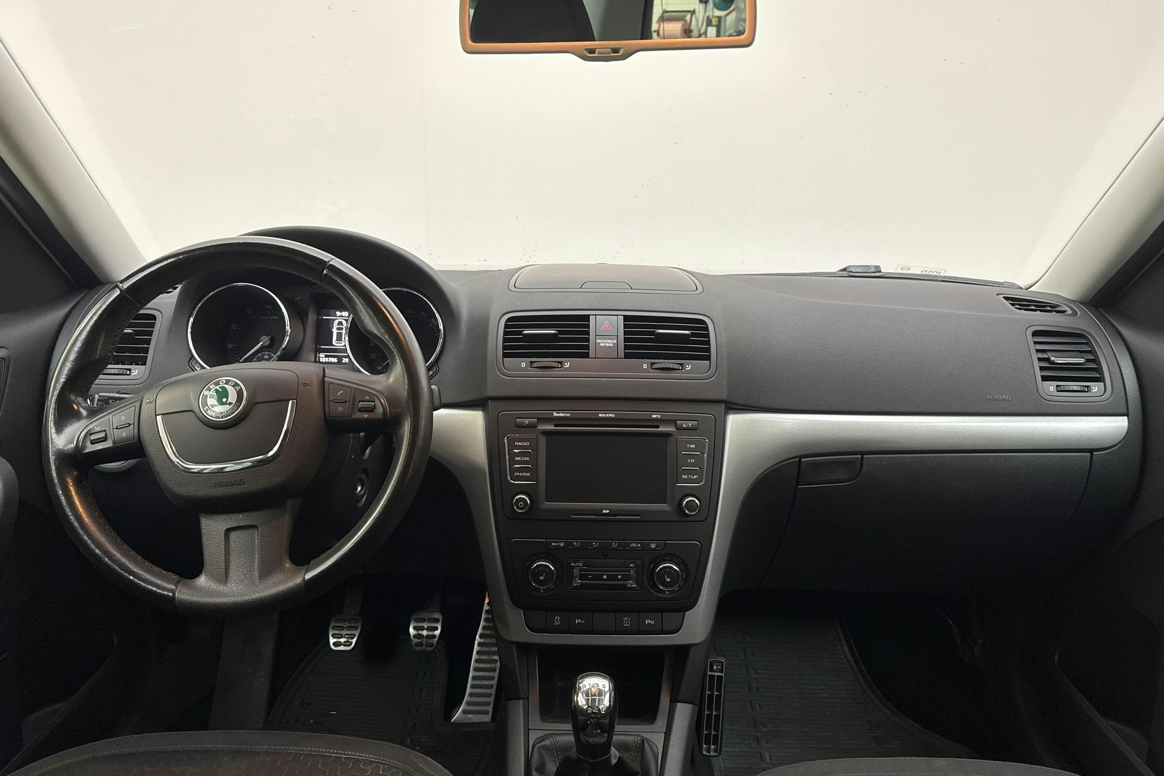 Skoda Yeti 1.2 TSI (105hk) - 181 700 km - Käsitsi - valge - 2010