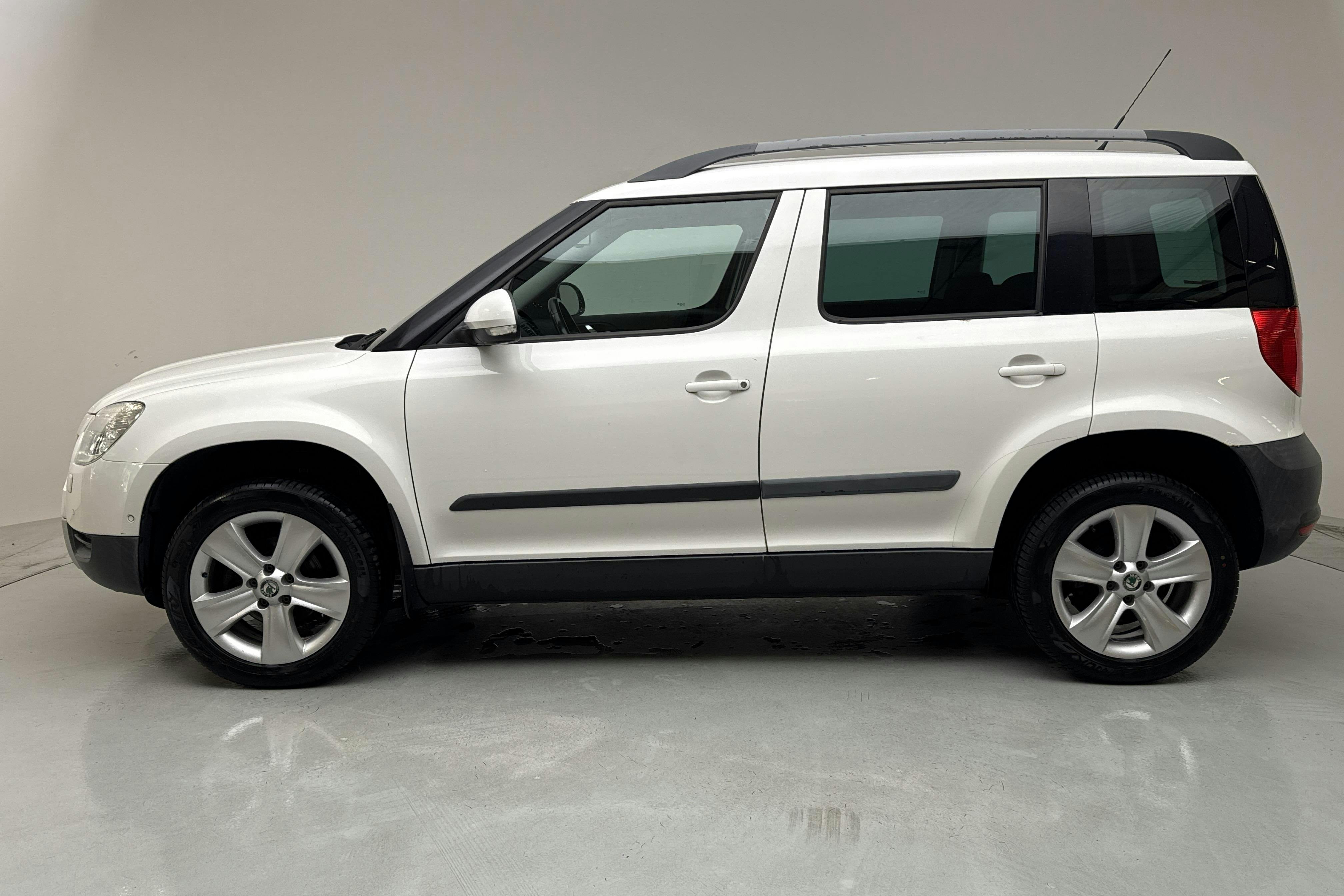 Esitlusfoto 2 aadressil 12: Skoda Yeti 1.2 TSI (105hk) - 181 700 km - Käsitsi - valge - 2010