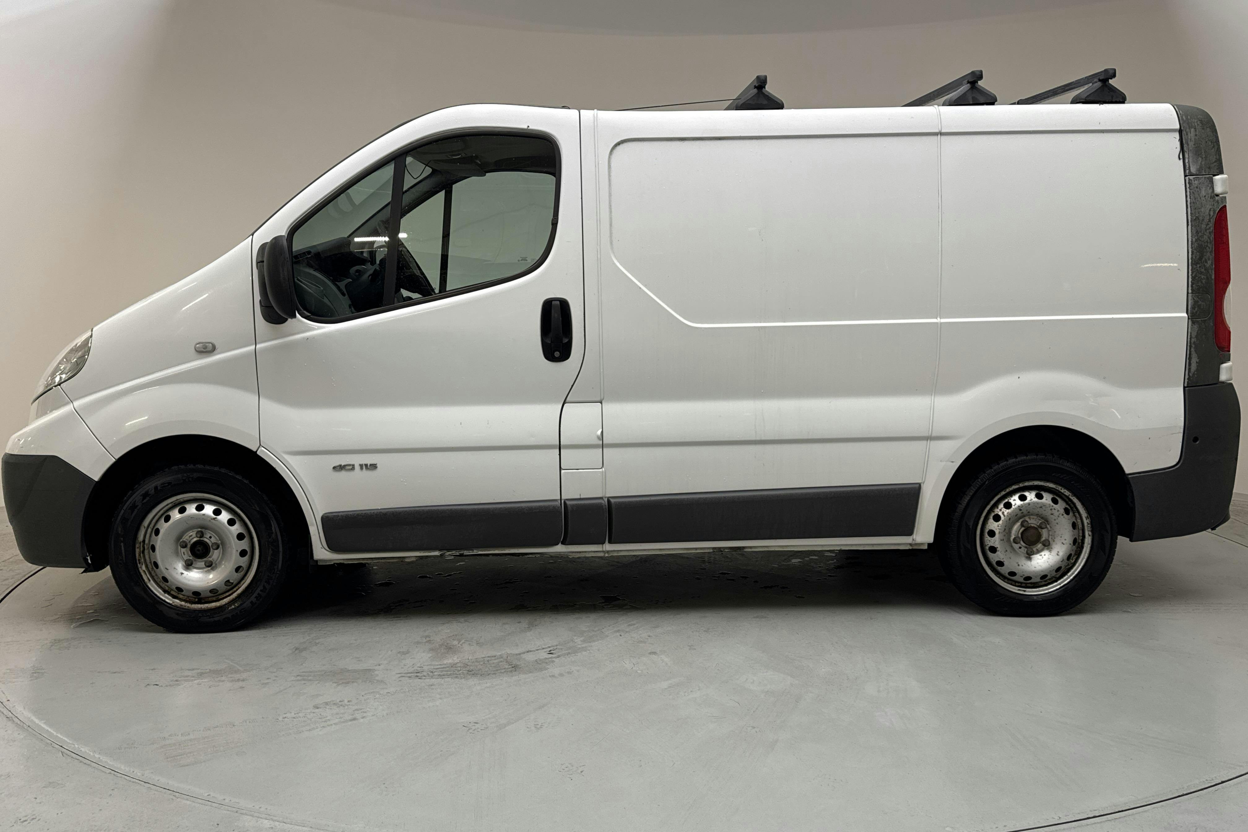 Presentationsfoto 2 av 8: Nissan Primastar 2.0 dCi (114hk) - 13 740 mil - Manuell - vit - 2010