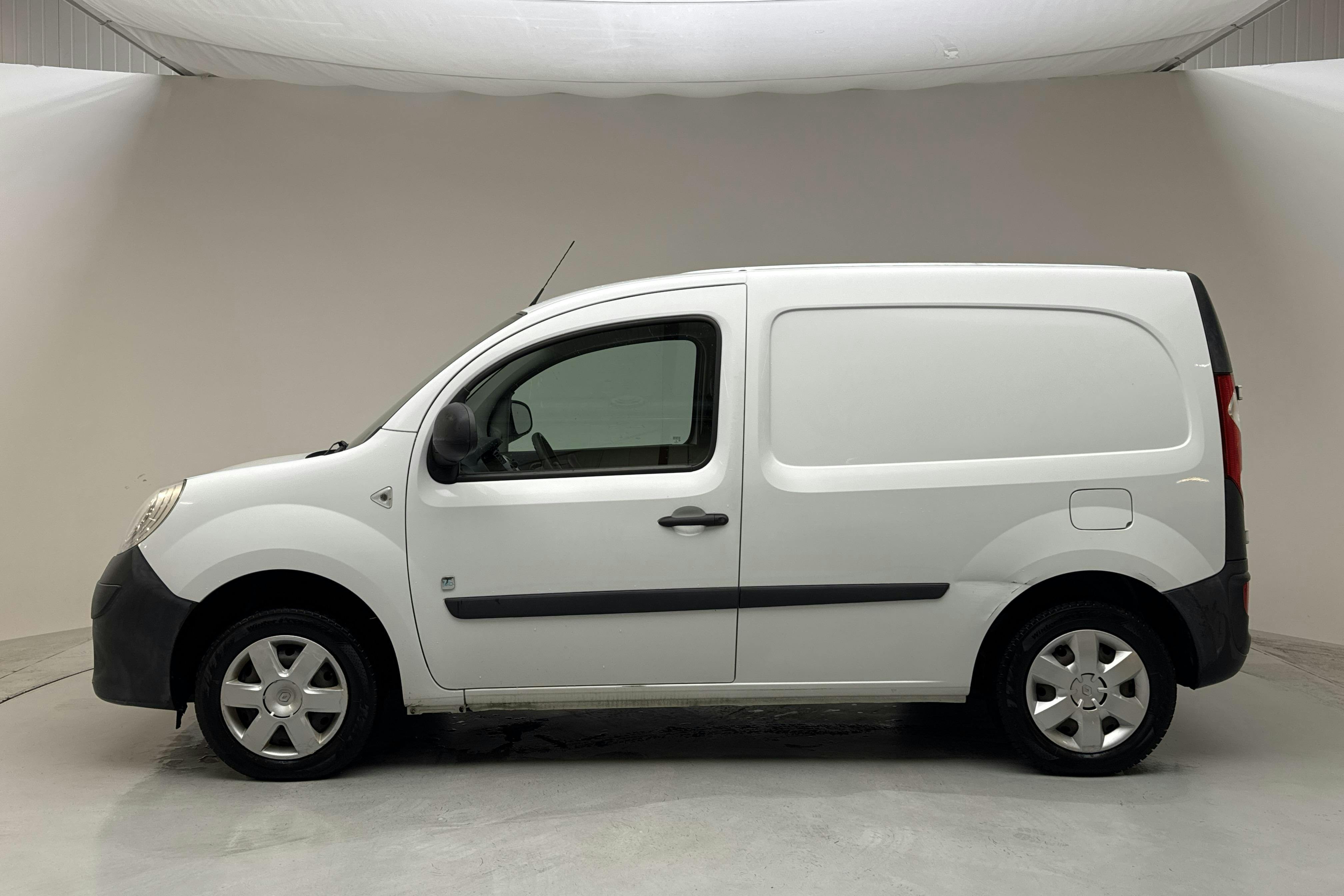 Esitlusfoto 2 aadressil 13: Renault Kangoo Express II Z.E. Skåp (60hk) - 66 800 km - Automaatne - valge - 2013