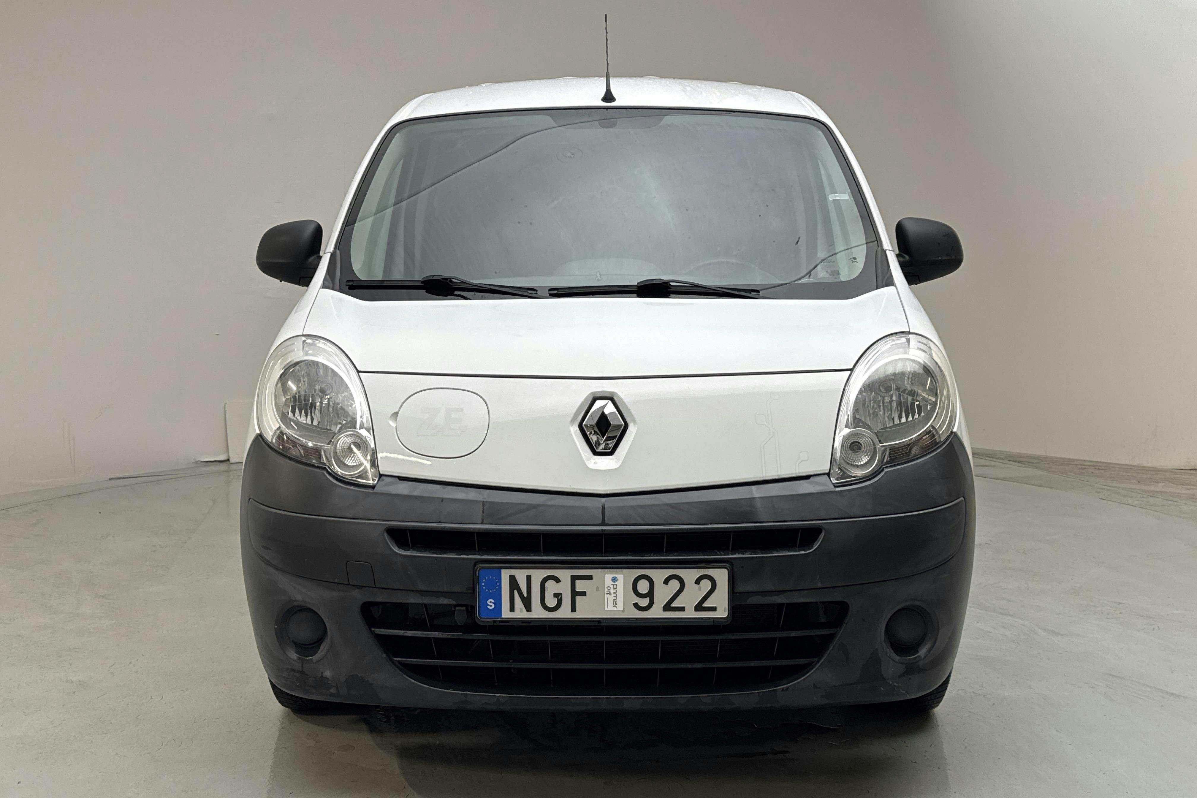 Renault Kangoo Express II Z.E. Skåp (60hk) - 66 800 km - Automaatne - valge - 2013