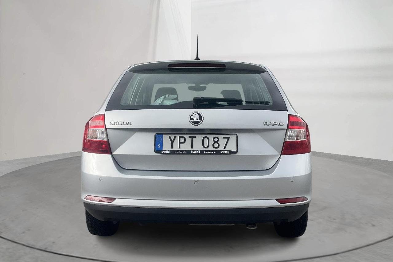 Skoda Rapid 1.4 TDI Spaceback (90hk) - 6 055 mil - Manuell - silver - 2017