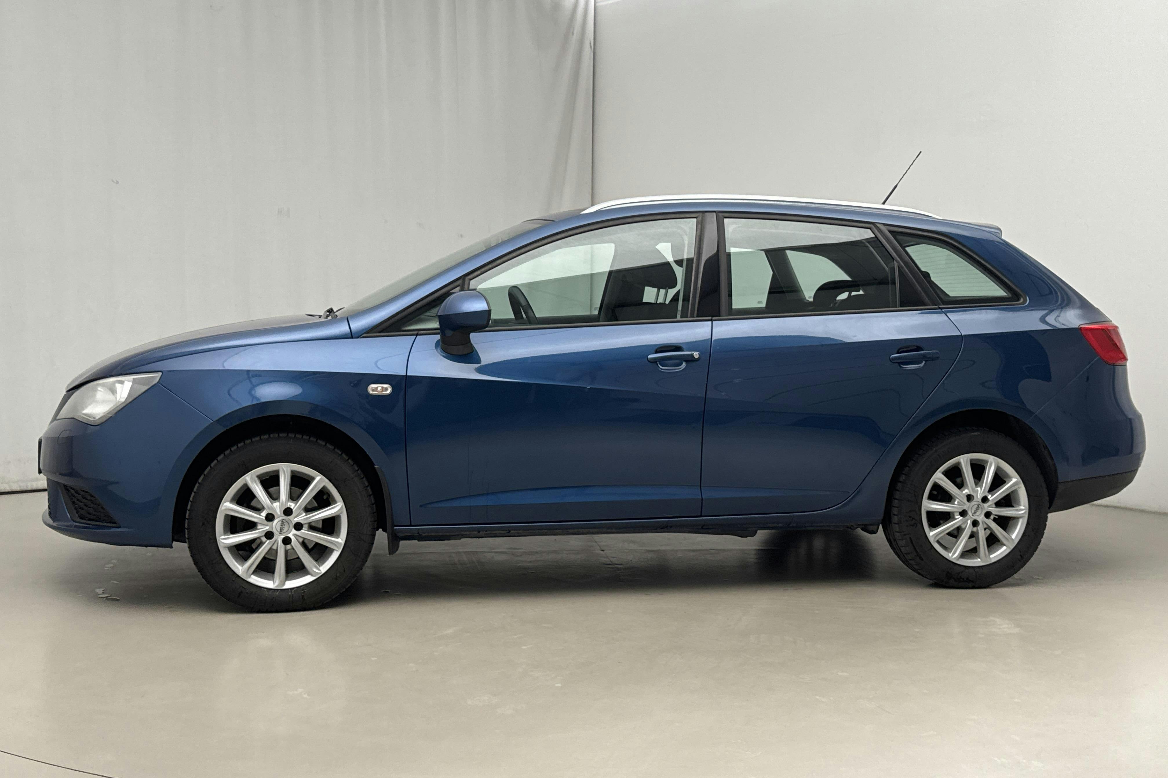 Presentation photo 2 of 13: Seat Ibiza 1.2 TSI ST (85hk) - 122 830 km - Manual - blue - 2013