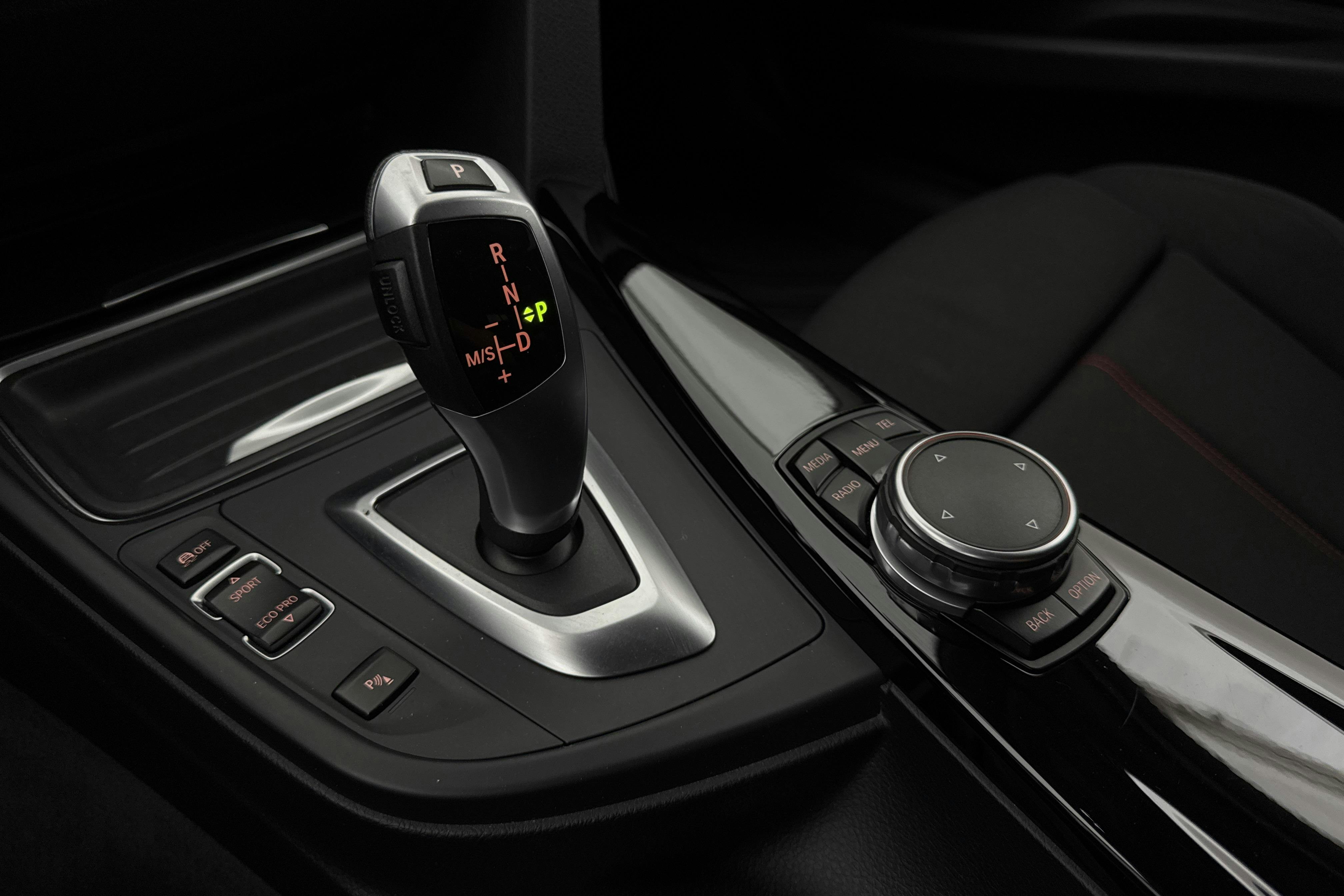 Esitlusfoto 16 aadressil 16: BMW 320d Touring, F31 (184hk) - 108 480 km - Automaatne - valge - 2015