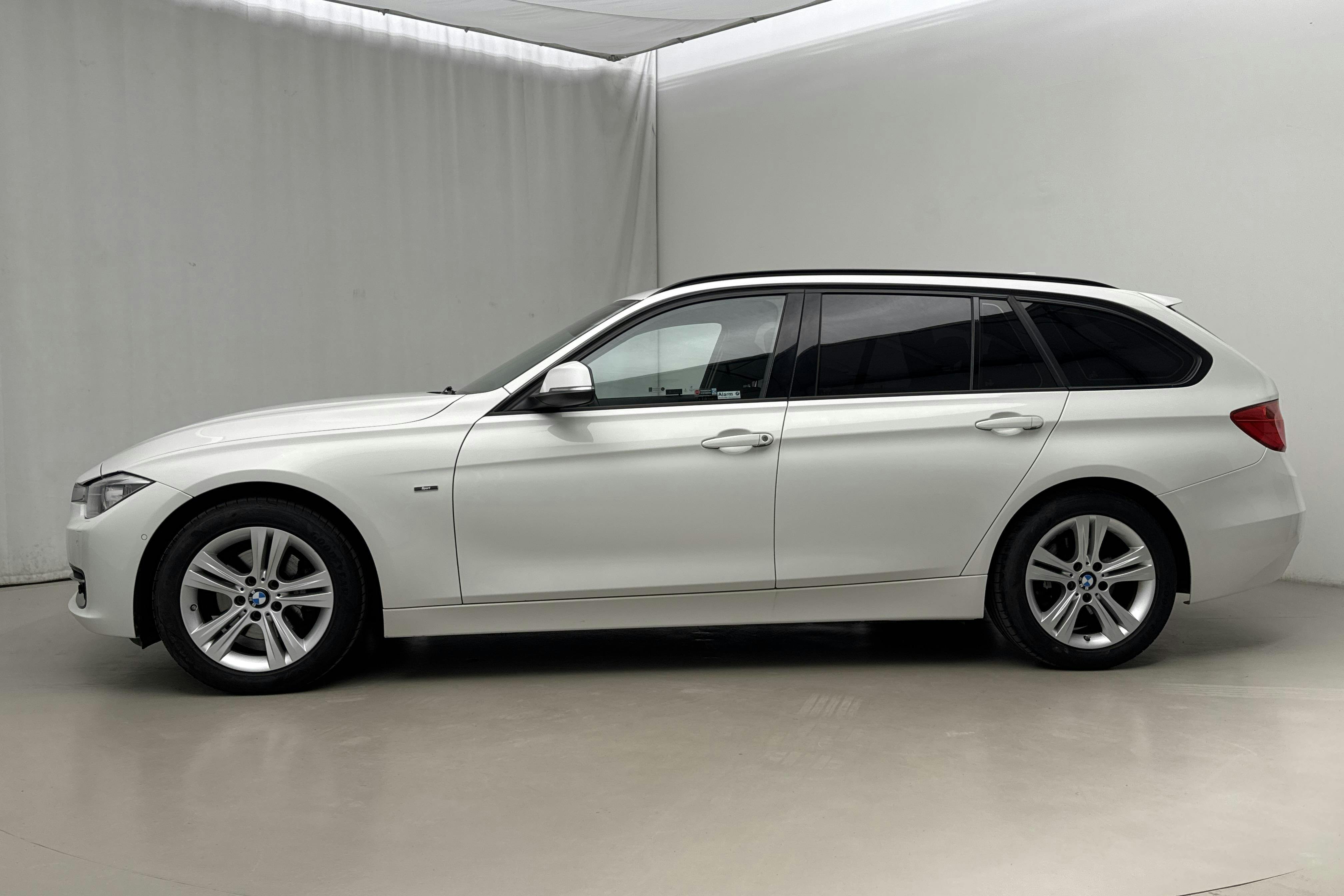 Esitlusfoto 2 aadressil 16: BMW 320d Touring, F31 (184hk) - 108 480 km - Automaatne - valge - 2015
