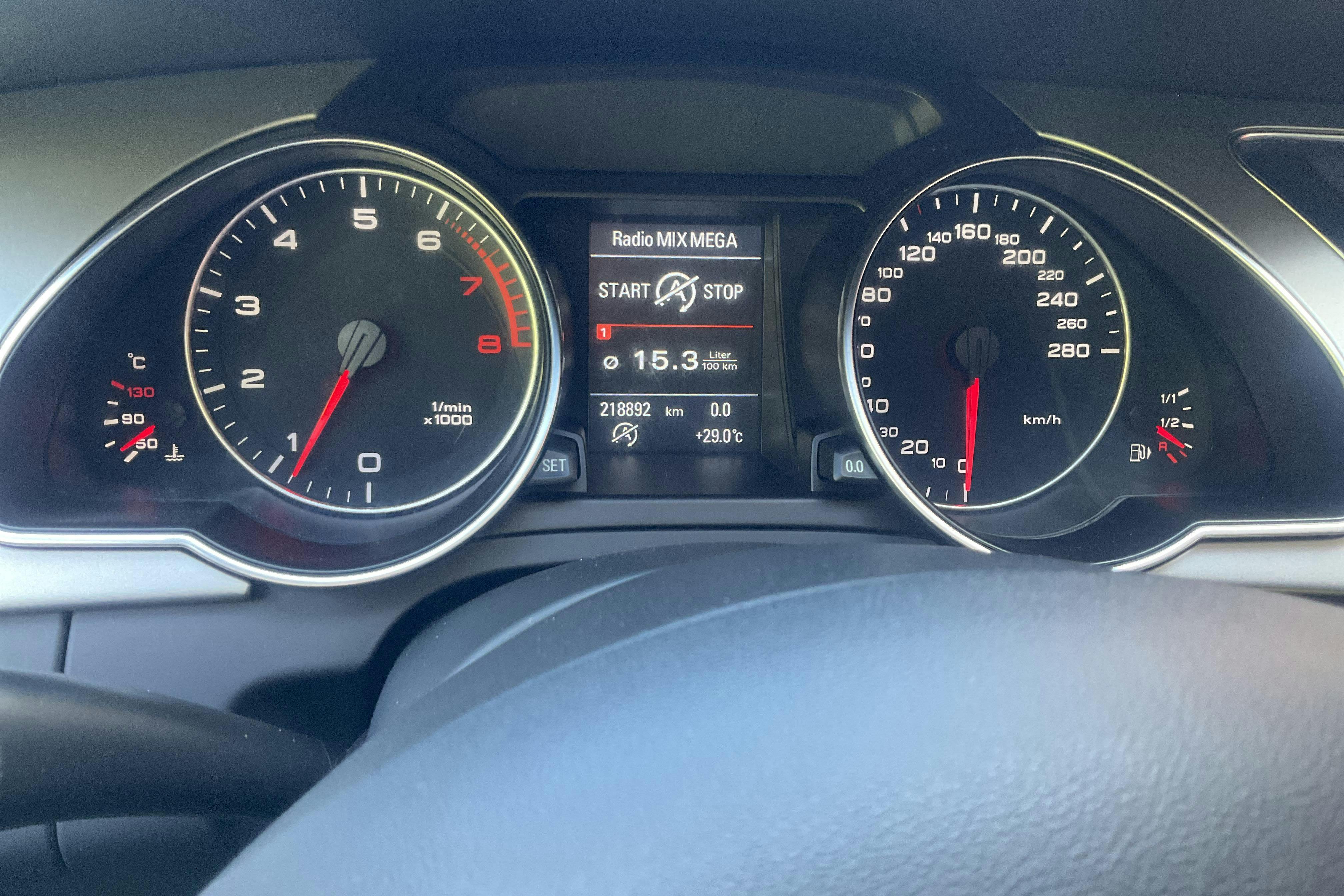 Esitlusfoto 10 aadressil 10: Audi A5 2.0 TFSI Sportback (180hk) - 218 890 km - Käsitsi - must - 2011