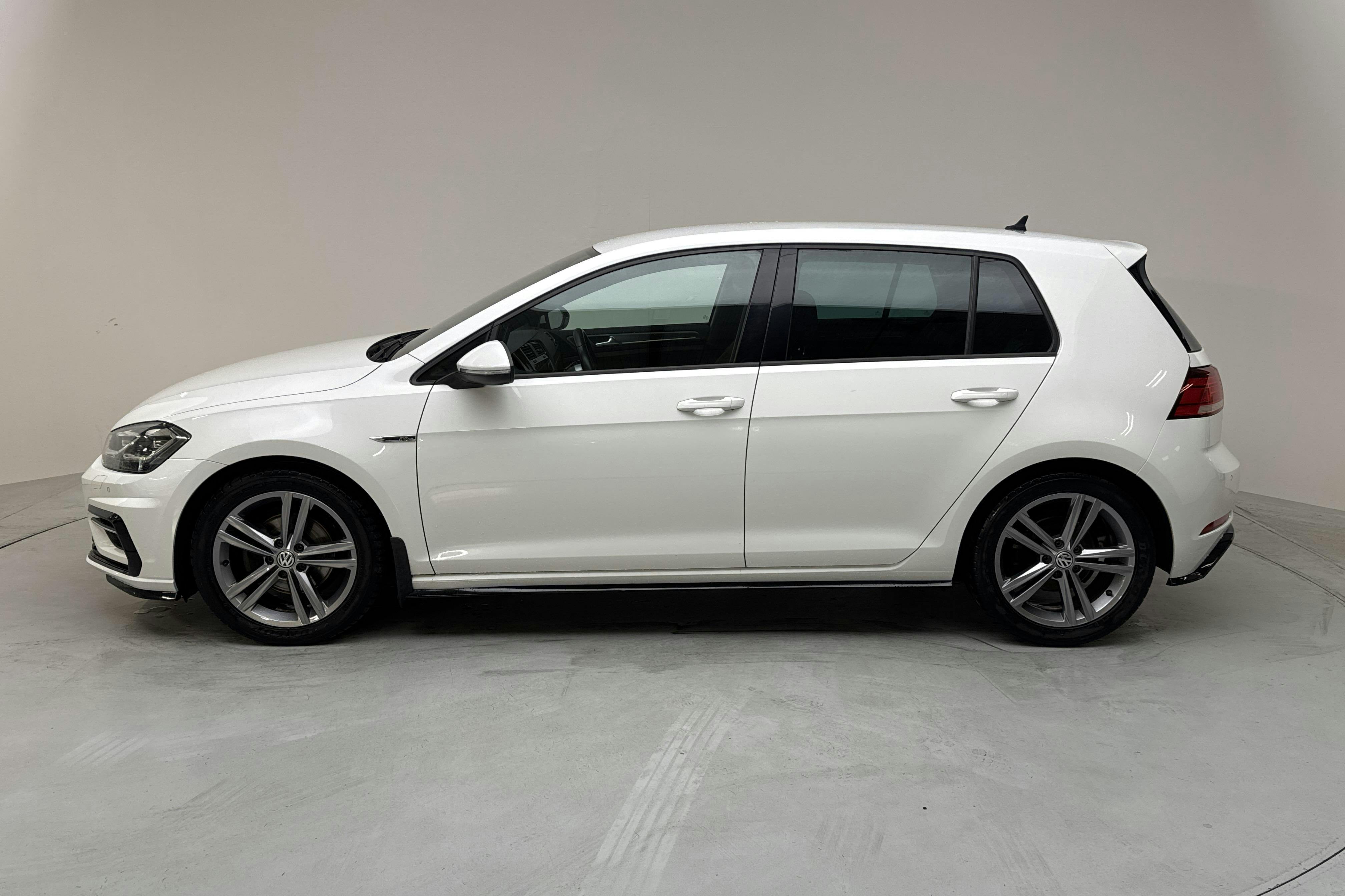Presentation photo 2 of 12: VW Golf VII 1.5 TSI 5dr (150hk) - 70 230 km - Manual - white - 2020