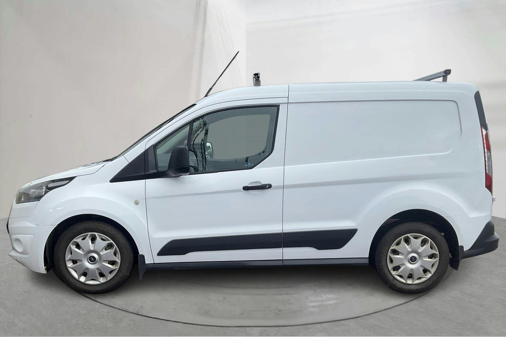 Presentationsfoto 2 av 13: Ford Transit Connect 1.6 TDCi (95hk) - 15 079 mil - Manuell - vit - 2015