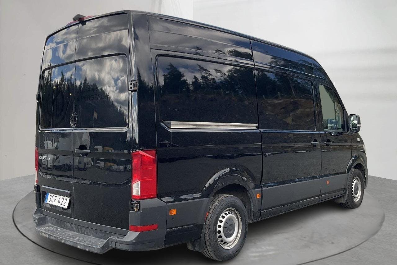 VW Crafter 35 2.0 TDI Skåp (177hk) - 266 590 km - Automaatne - must - 2018