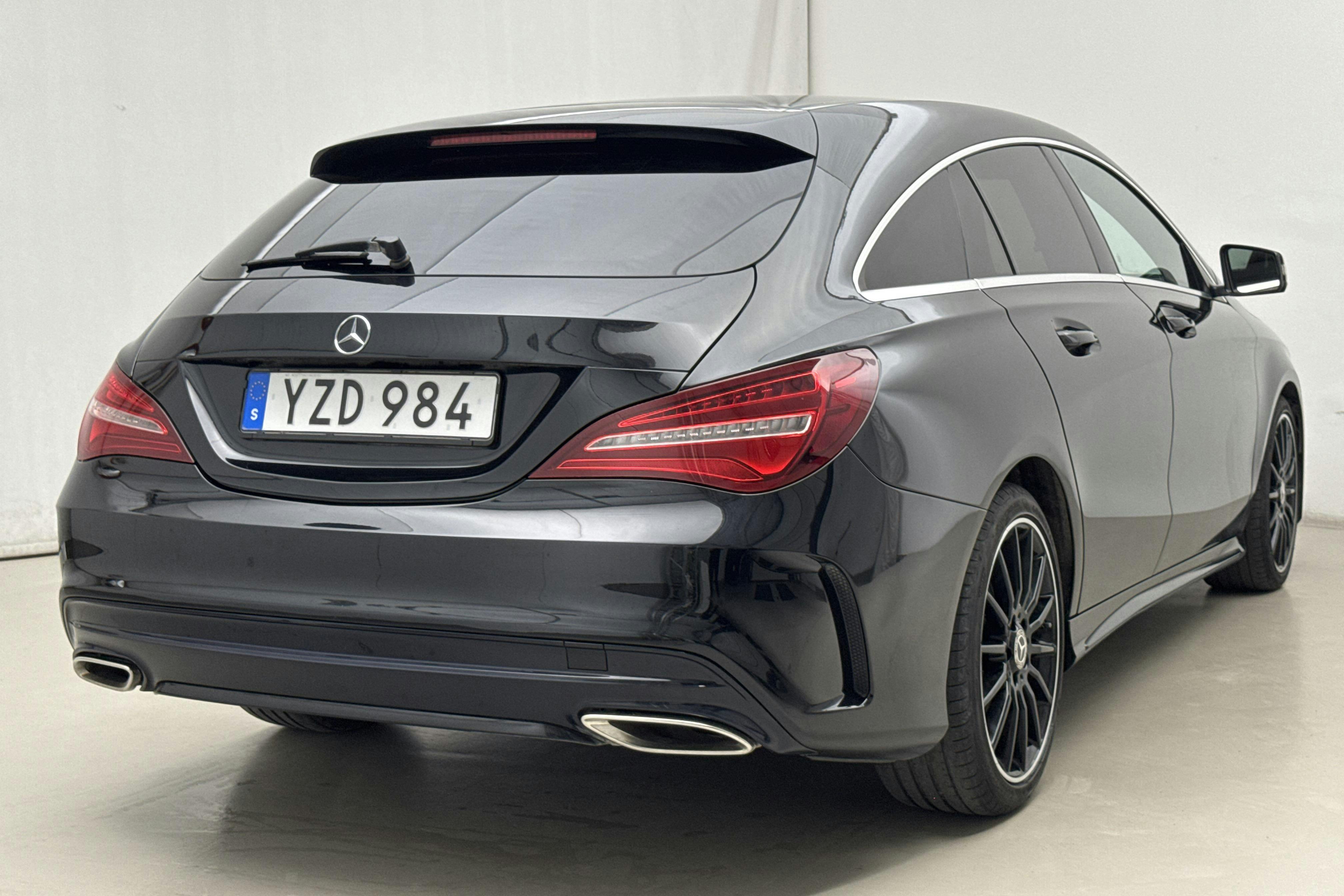 Mercedes CLA 200 Shooting Brake X117 (156hk) - 103 630 km - Manual - black - 2018