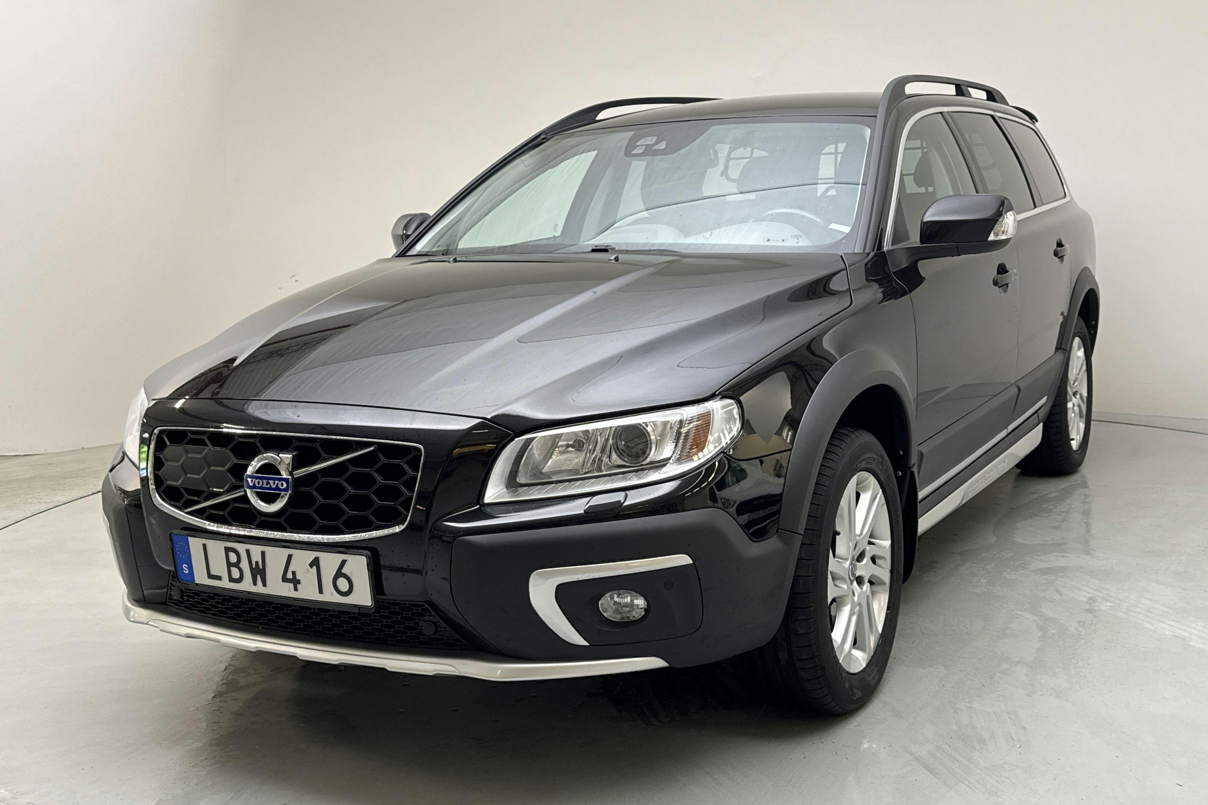Volvo XC70 II D4 2WD (181hk) - 17 677 mil - Manuell - svart - 2016