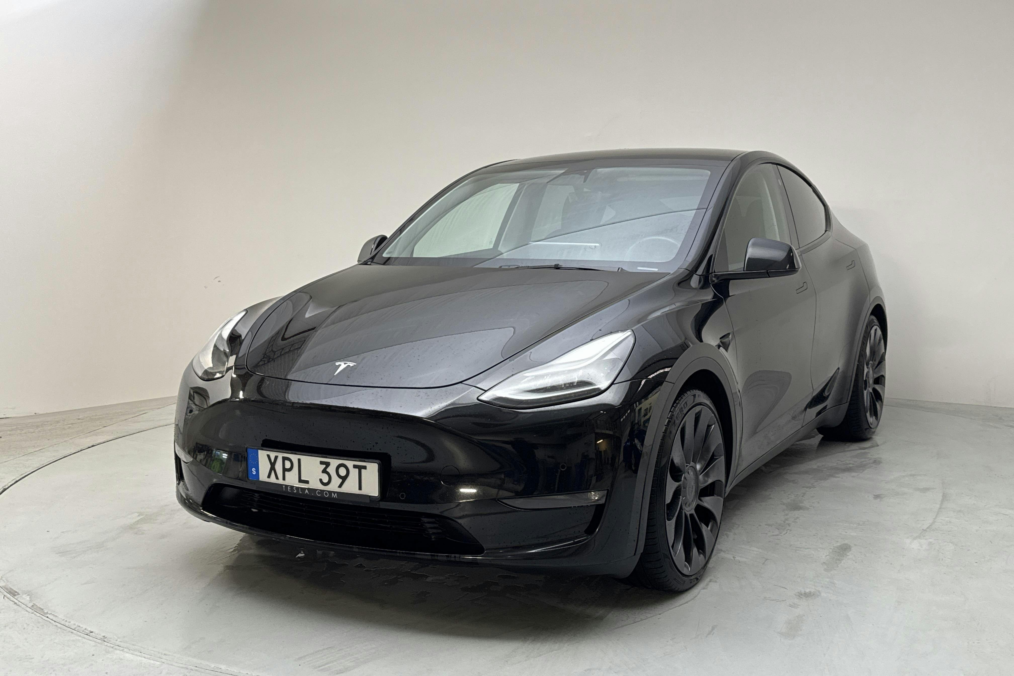 Tesla Model Y Performance Dual Motor AWD - 7 613 mil - Automat - svart - 2022