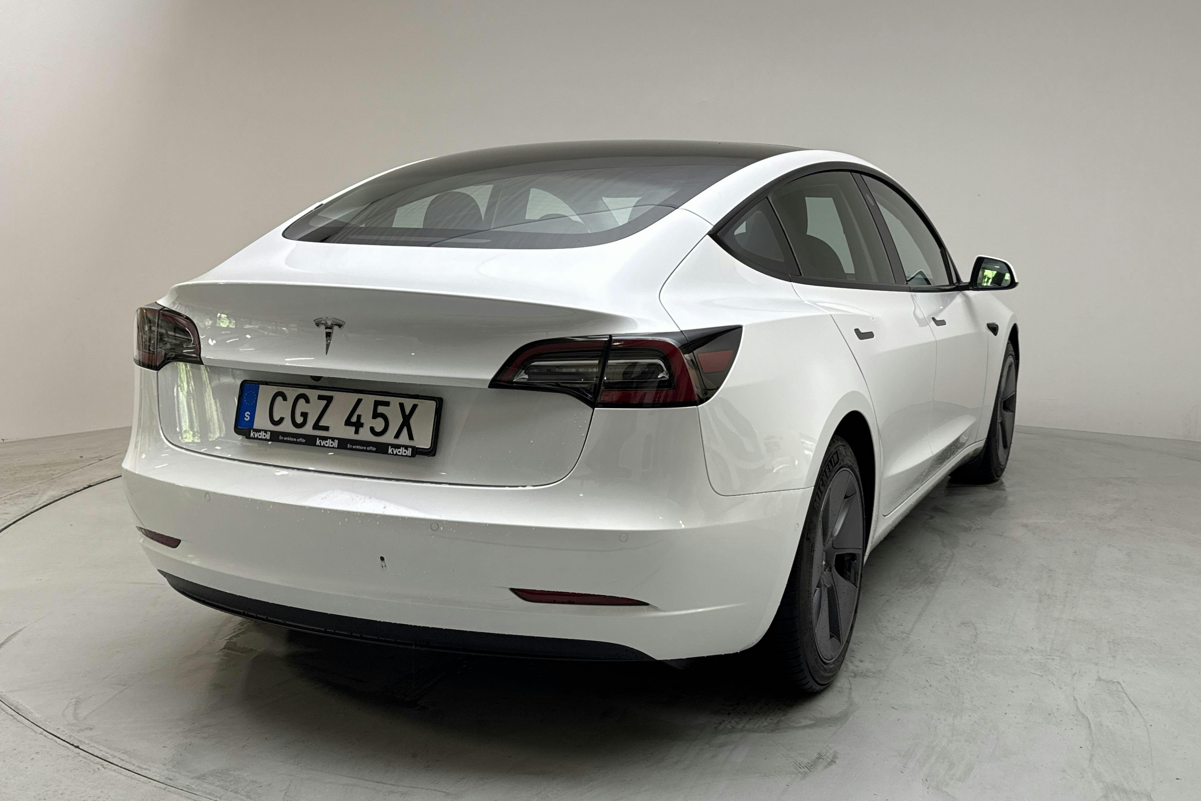 Tesla Model 3 Standard Range RWD - 79 250 km - Automatyczna - biały - 2021