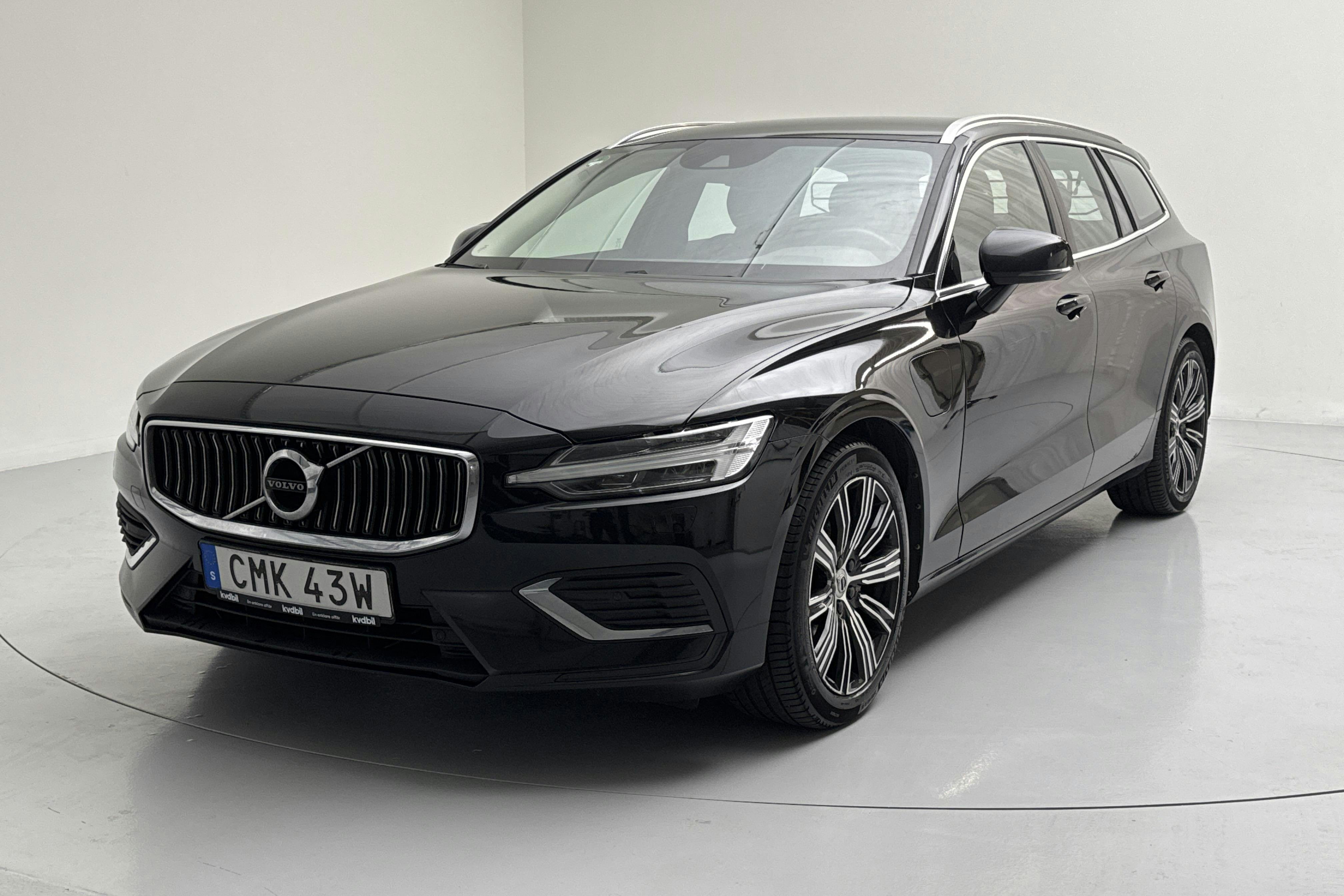 Volvo V60 T6 AWD Twin Engine (340hk) - 15 227 mil - Automat - svart - 2021