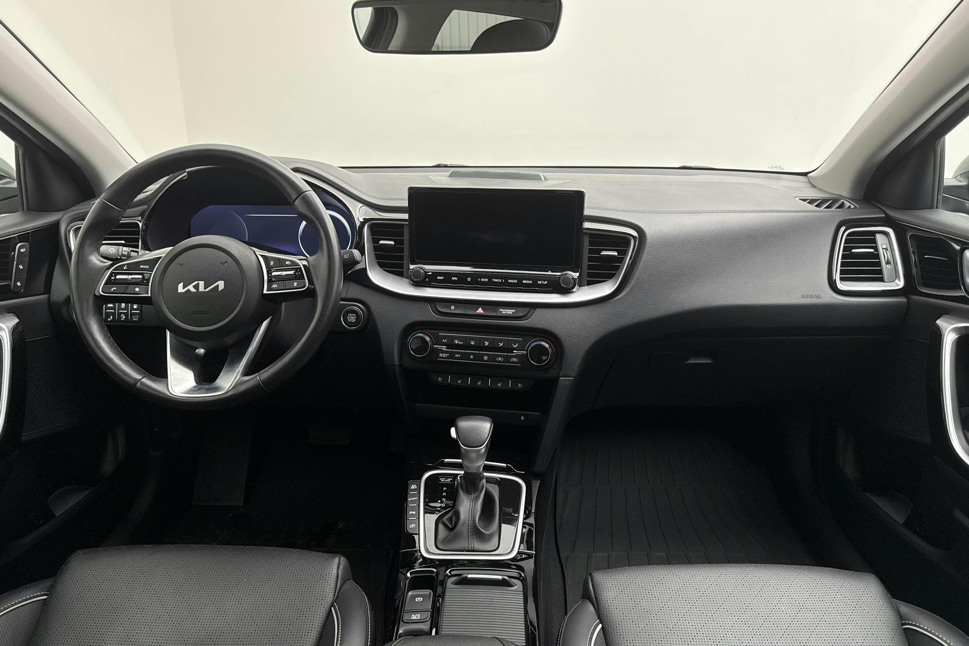 KIA Ceed 1.6 Plug-in Hybrid SW (141hk) - 2 605 mil - Automat - grön - 2023