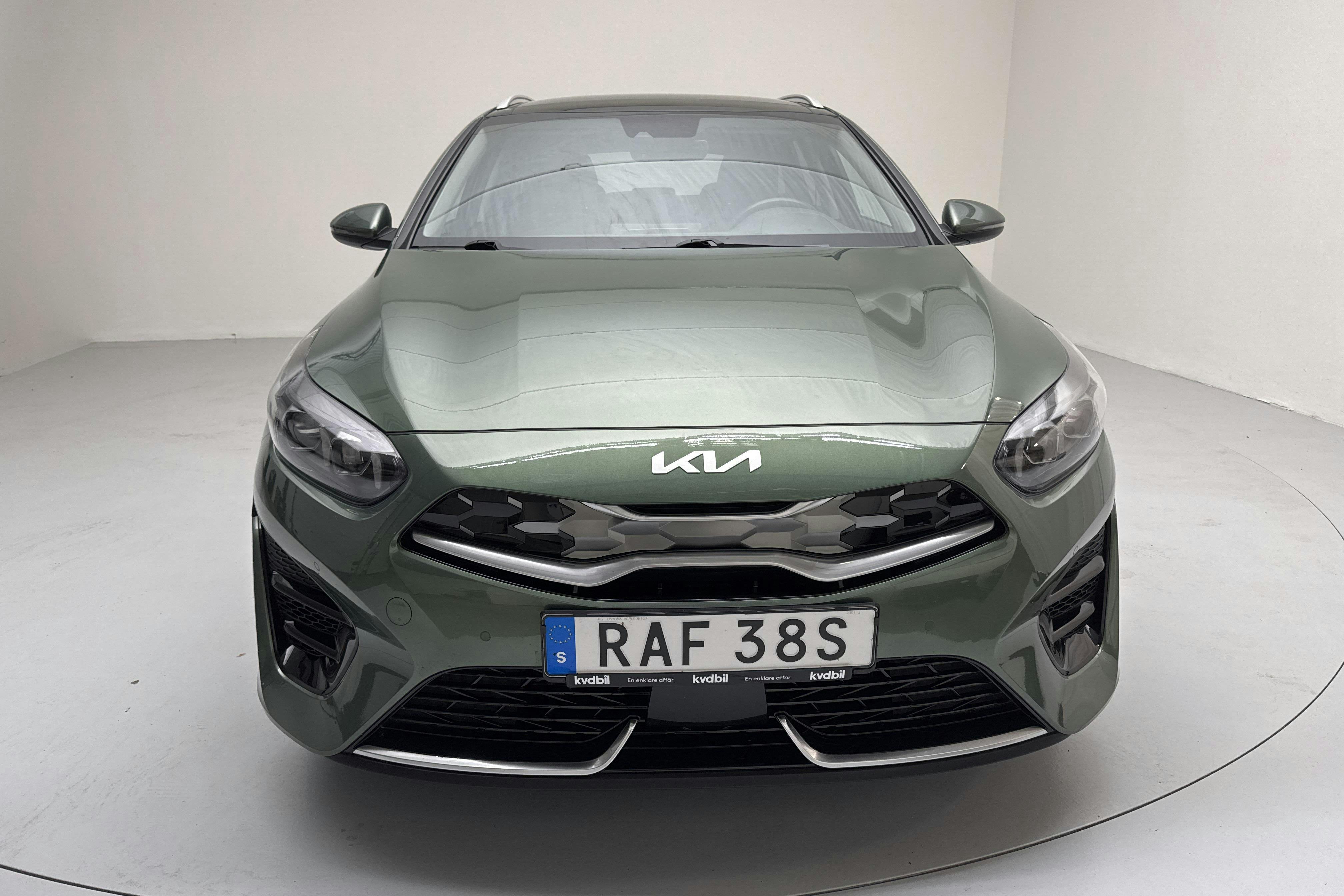 KIA Ceed 1.6 Plug-in Hybrid SW (141hk) - 2 605 mil - Automat - grön - 2023