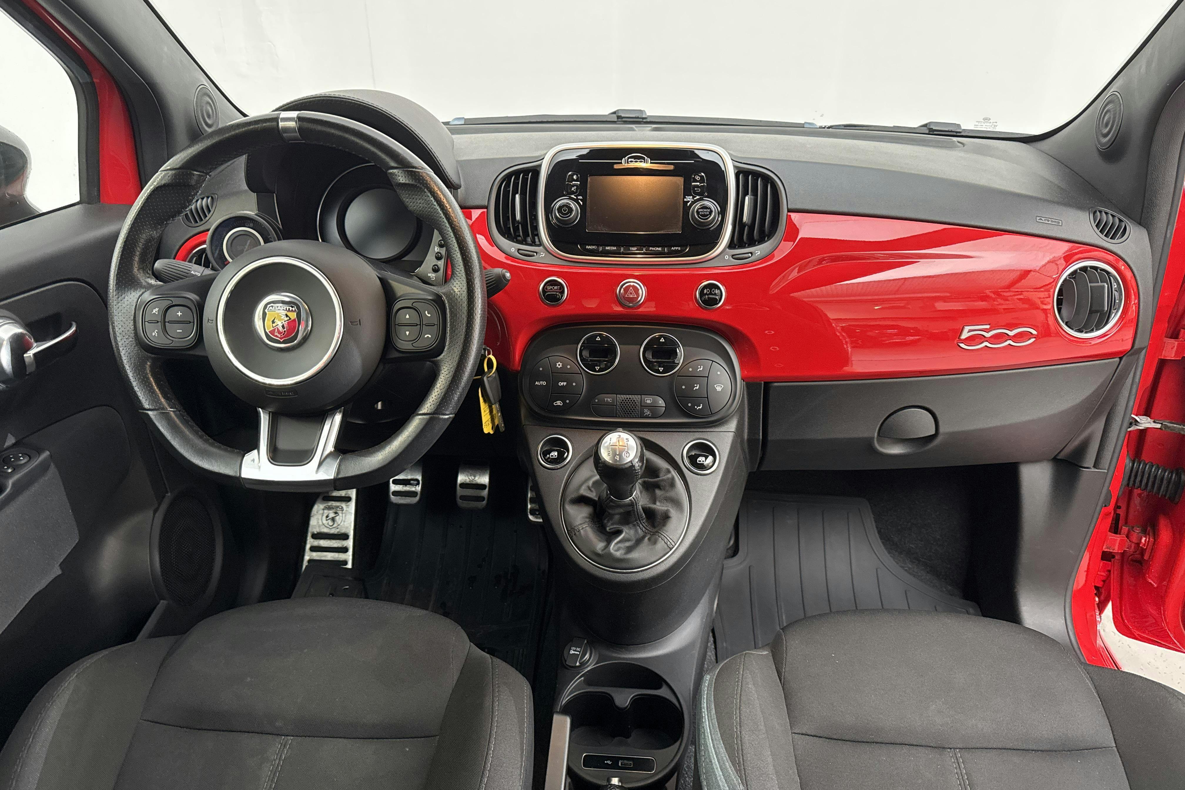Abarth Abarth 595 (145hk) - 4 232 mil - Manuell - röd - 2019