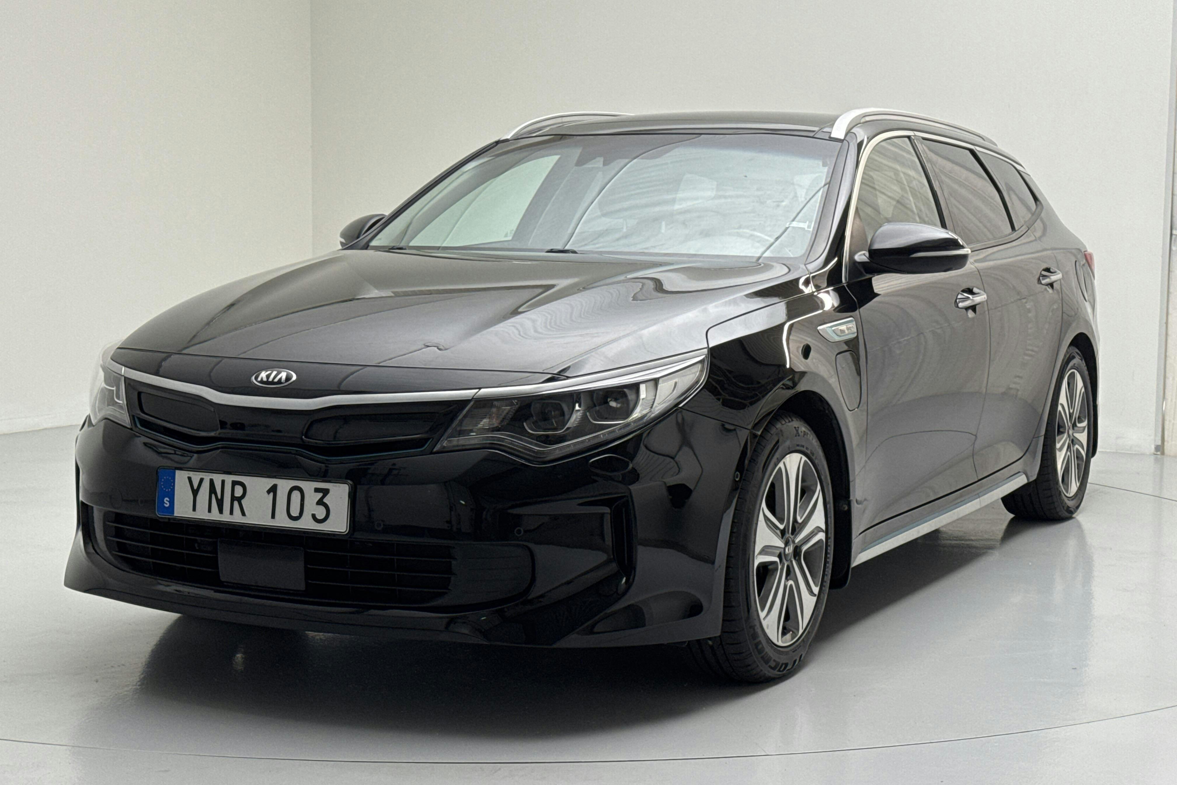 Esitlusfoto 1 aadressil 17: KIA Optima 2.0 GDi Plug-in Hybrid SW (205hk) - 102 760 km - Automaatne - must - 2018