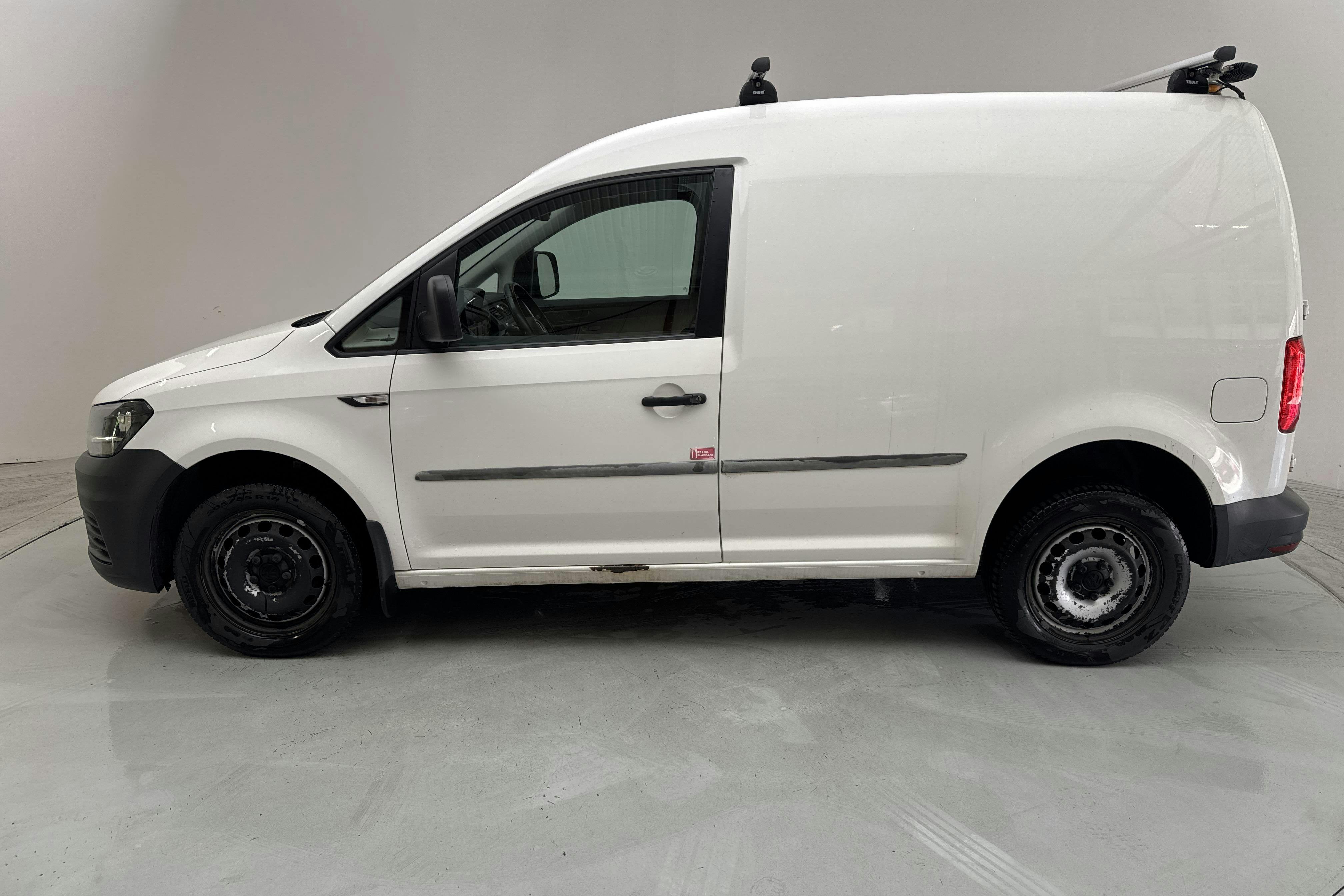 Presentationsfoto 2 av 12: VW Caddy 2.0 TDI Skåp 4MOTION (122hk) - 20 172 mil - Manuell - vit - 2017