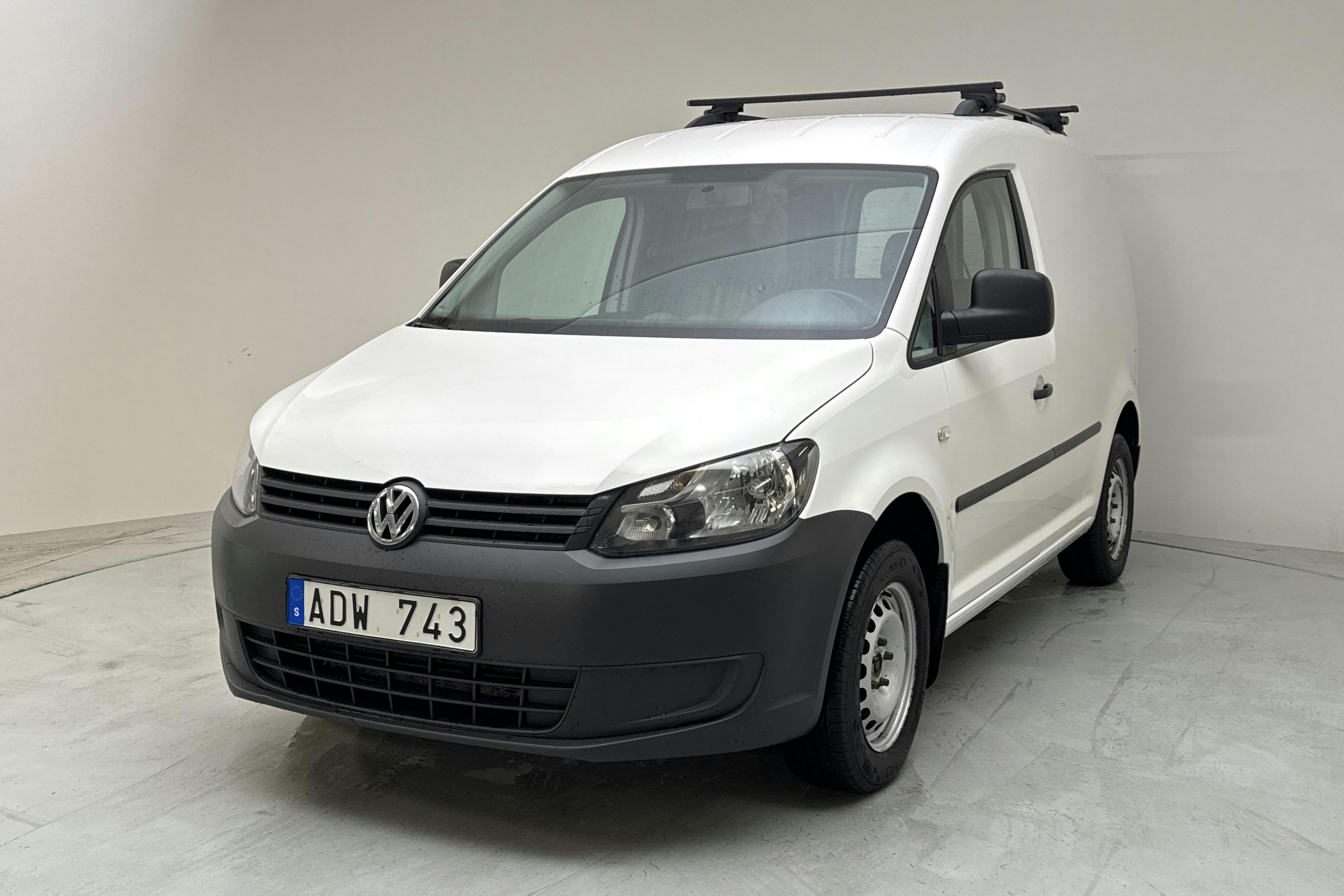 Presentationsfoto 1 av 14: VW Caddy 1.6 TDI Skåp (75hk) - 9 825 mil - Manuell - vit - 2012