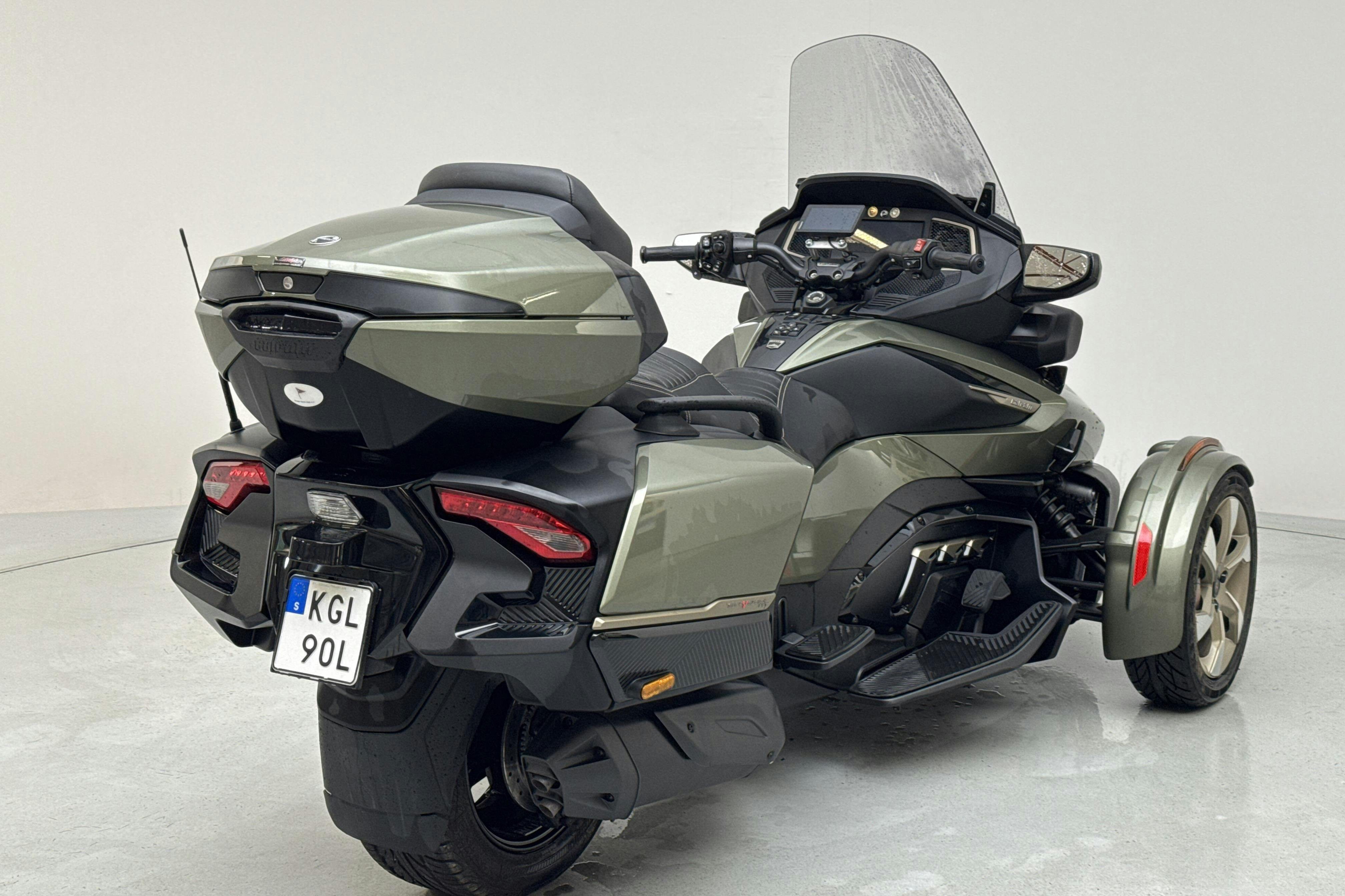 BRP Can-am - 1 548 mil - Automat - Light Green - 2021