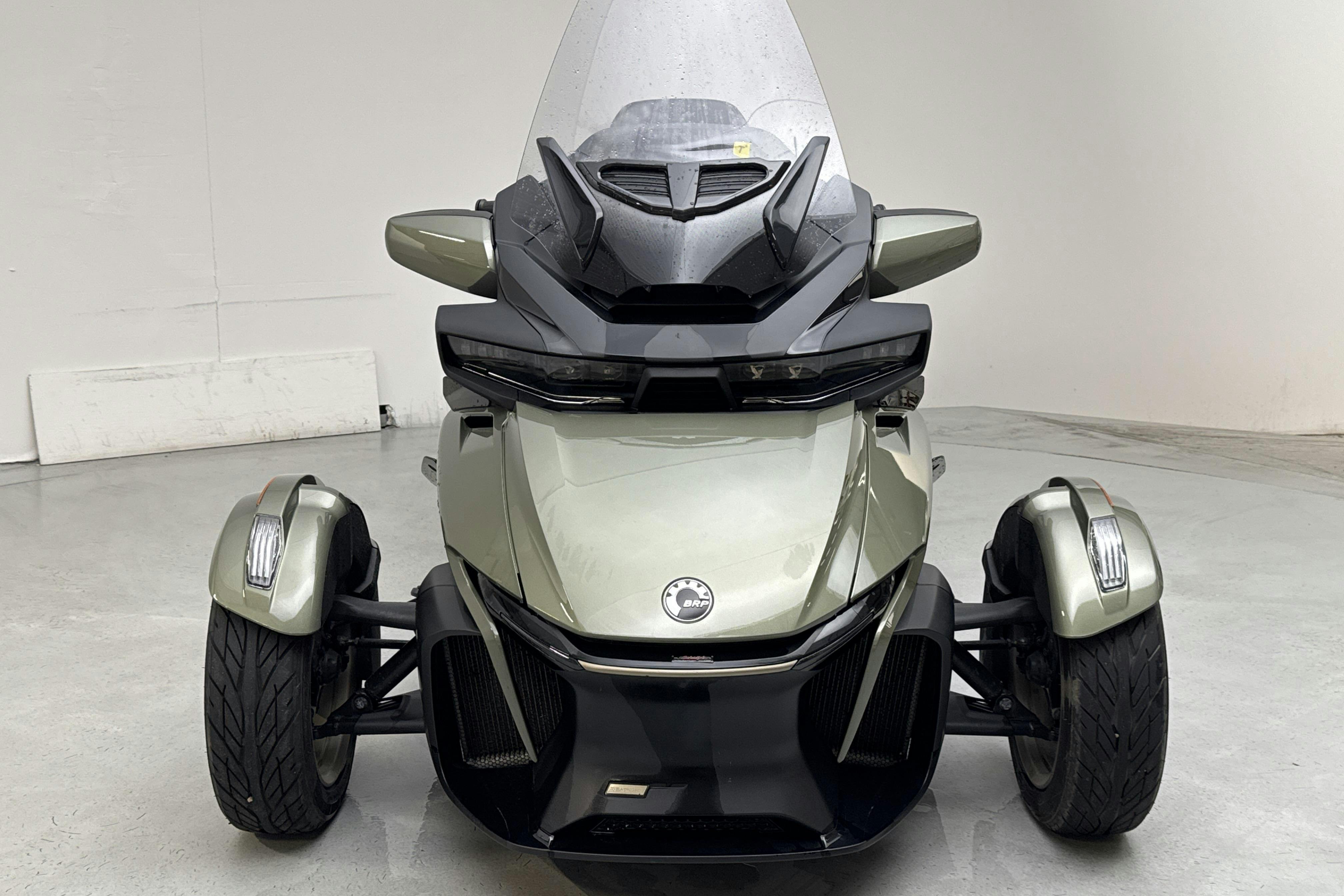 BRP Can-am - 1 548 mil - Automat - Light Green - 2021