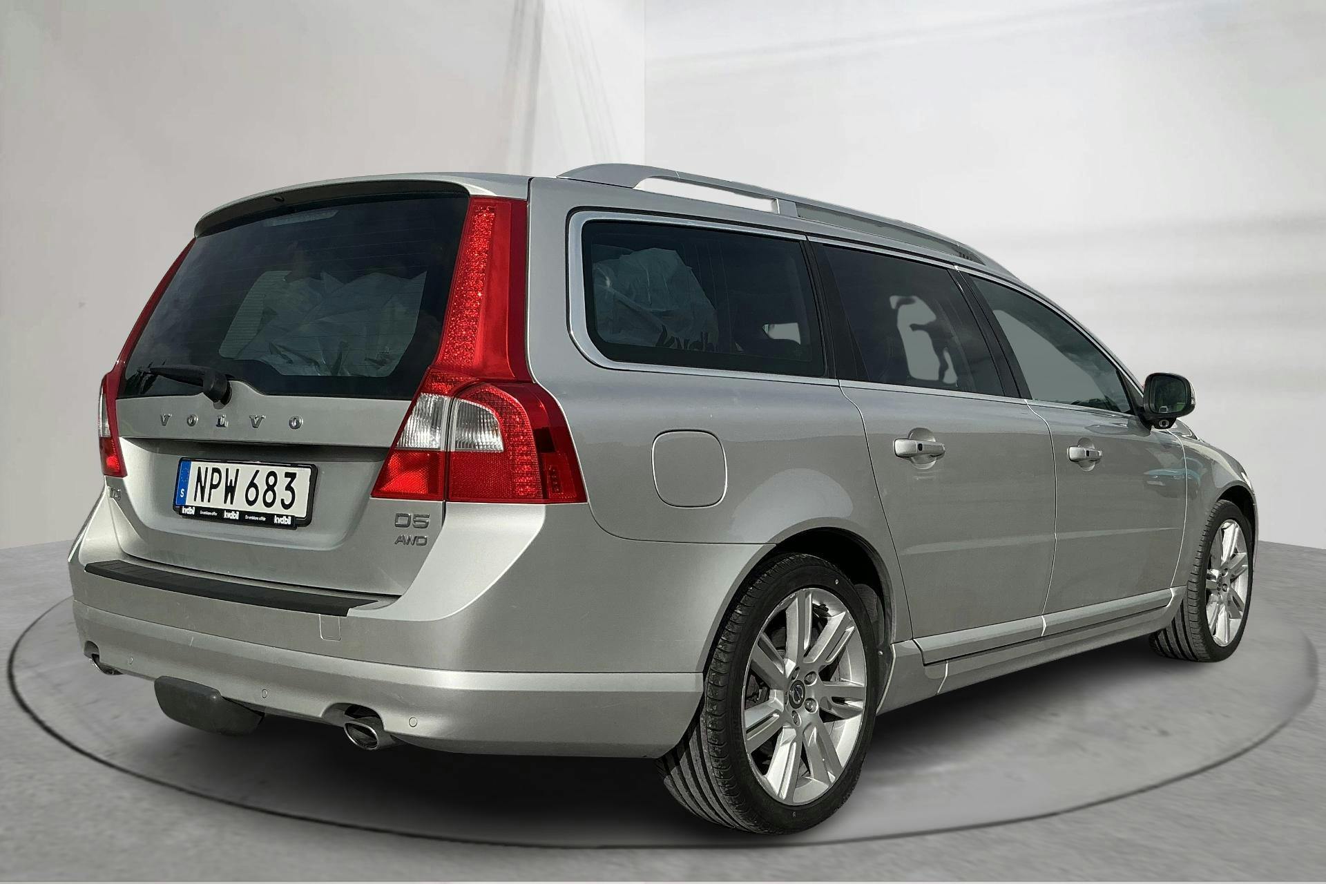 Volvo V70 II D5 AWD (215hk) - 27 787 mil - Automat - Light Grey - 2012