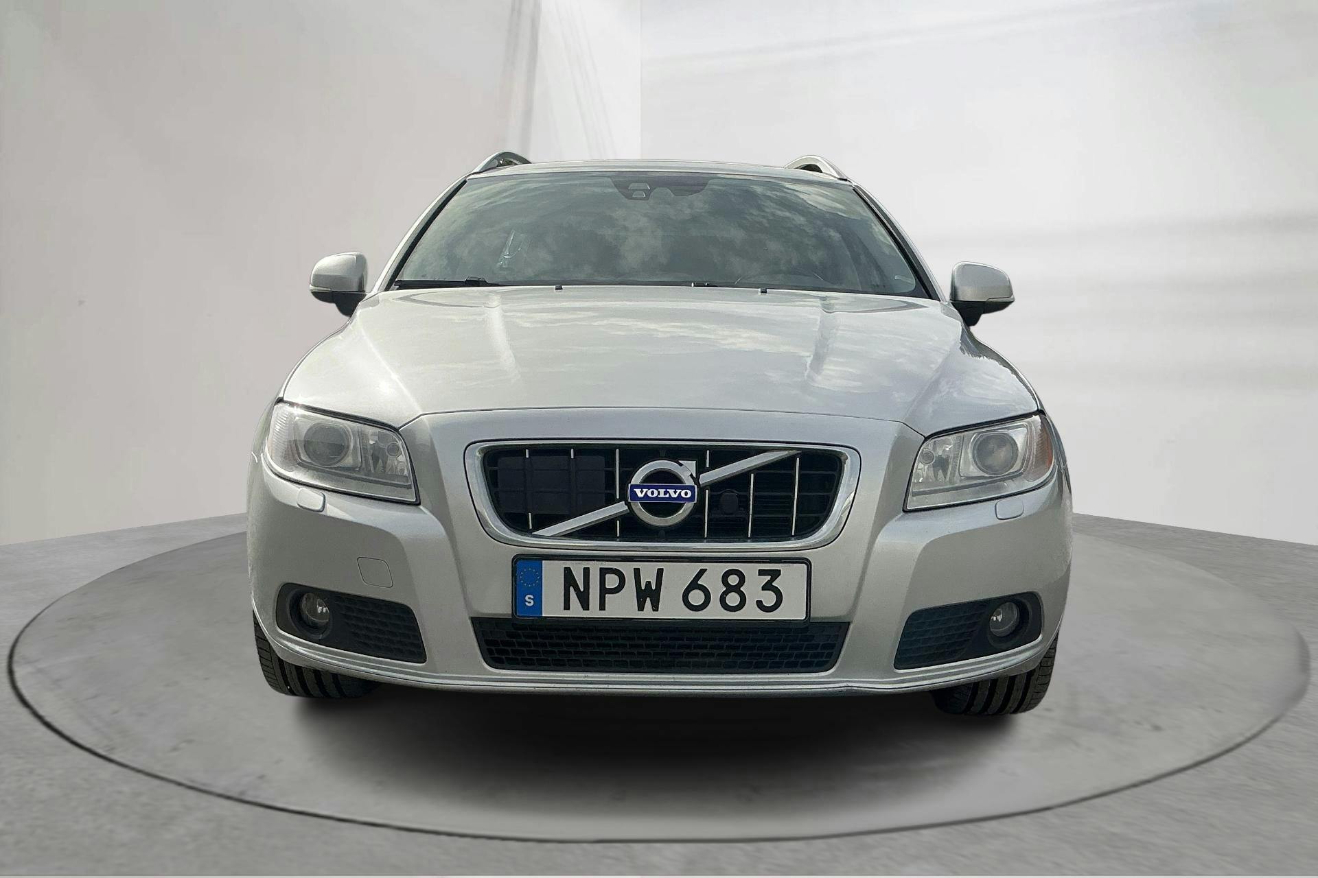 Volvo V70 II D5 AWD (215hk) - 27 787 mil - Automat - Light Grey - 2012