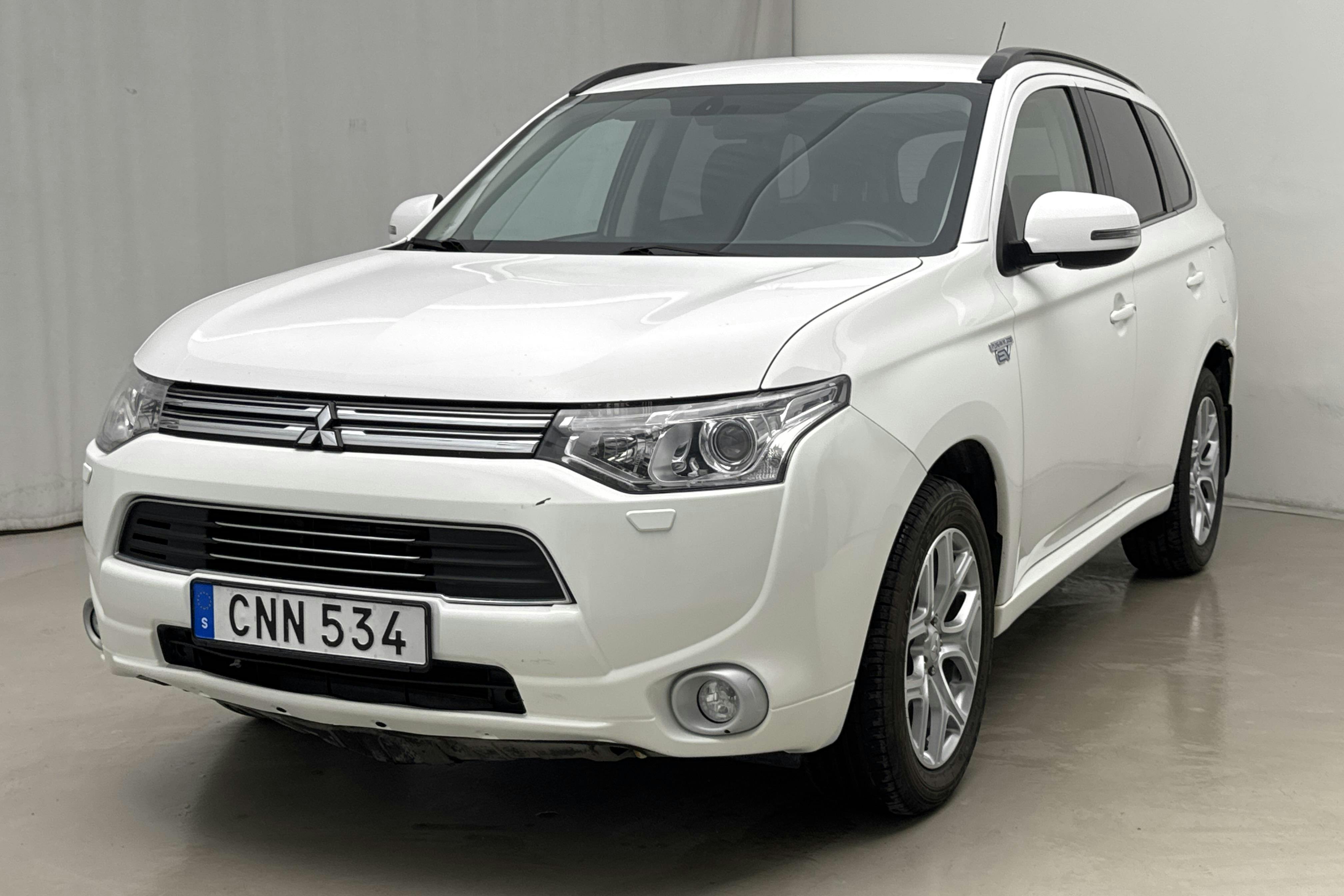 Mitsubishi Outlander 2.0 Plug-in Hybrid 4WD (121hk) - 7 258 mil - Automat - vit - 2014