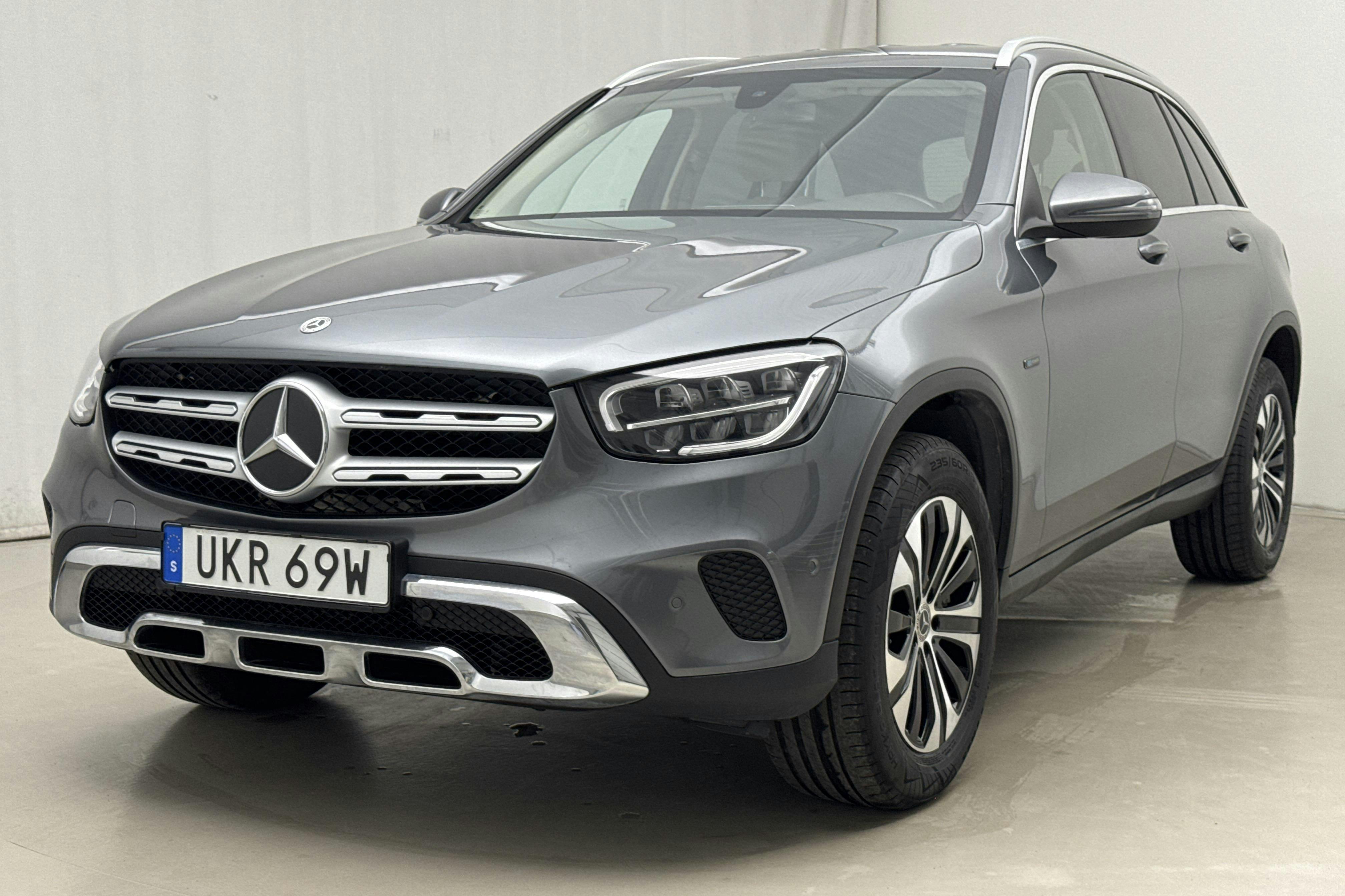 Mercedes GLC 300 e 4MATIC X253 (320hk) - 104 480 km - Automatic - gray - 2021