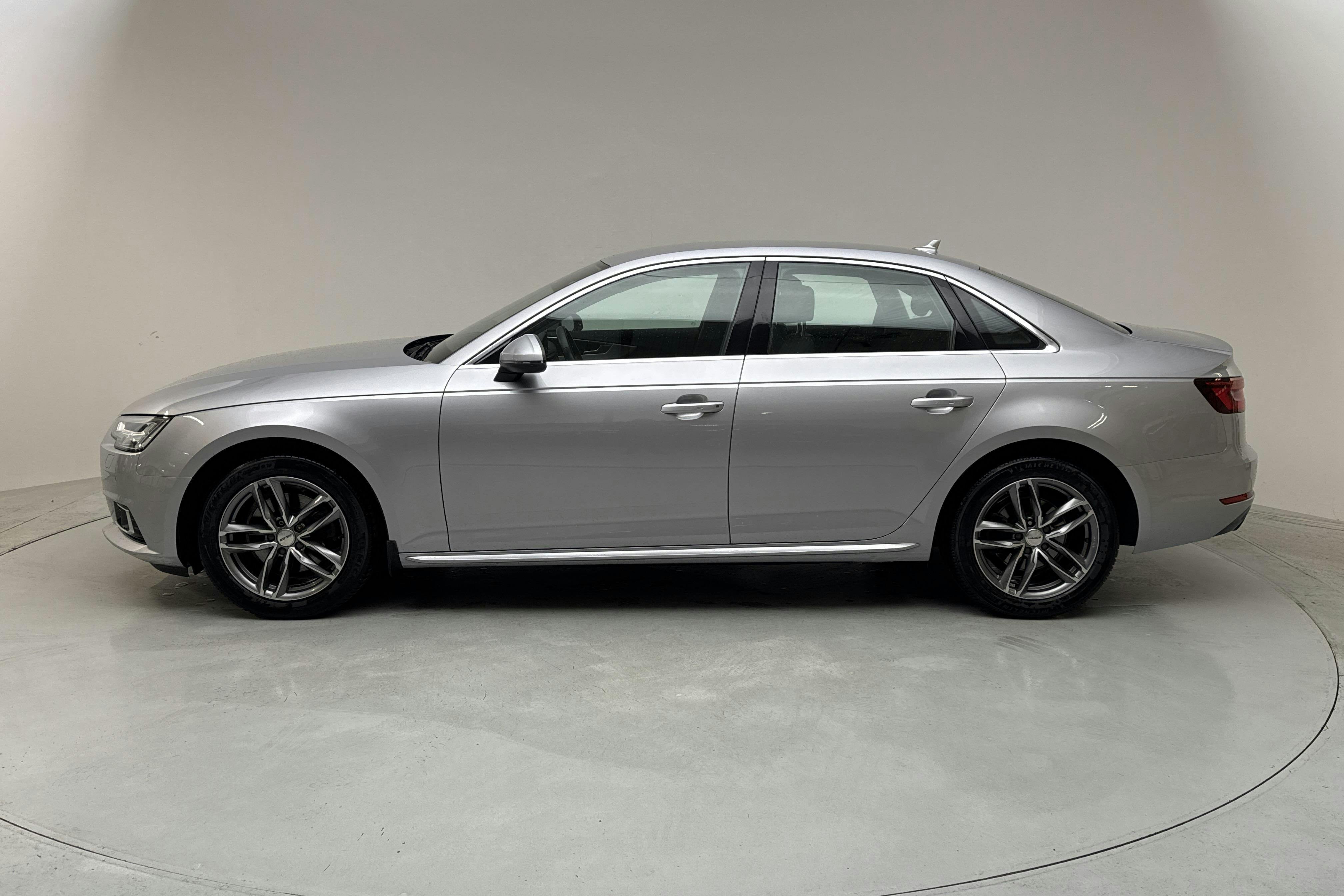 Presentation photo 2 of 13: Audi A4 2.0 TFSI (190hk) - 101 360 km - Automatic - silver - 2018