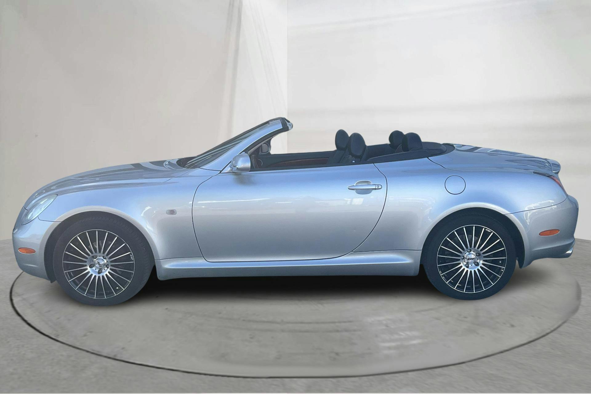 Presentationsfoto 2 av 19: Lexus SC 430 (286hk) - 7 643 mil - Automat - silver - 2002