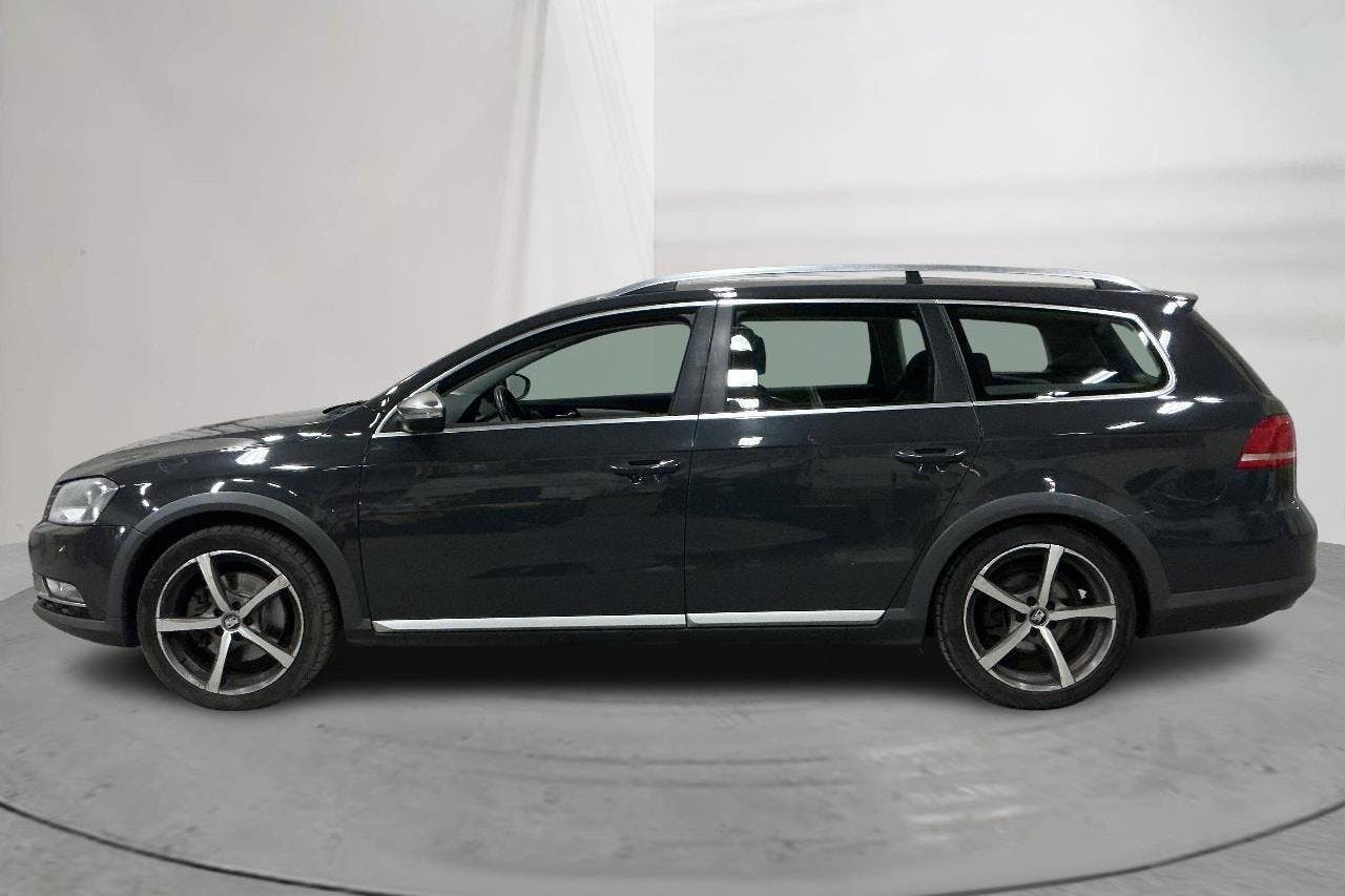 Esitlusfoto 2 aadressil 14: VW Passat Alltrack 2.0 TDI BlueMotion Technology 4Motion (177hk) - 205 490 km - Automaatne - Dark Grey - 2013