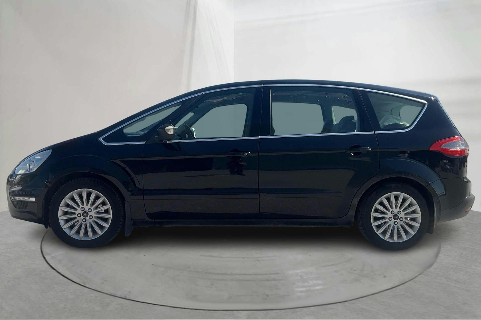 Presentationsfoto 2 av 19: Ford S-MAX 2.0 Duratorq TDCi (140hk) - 23 938 mil - Automat - svart - 2013