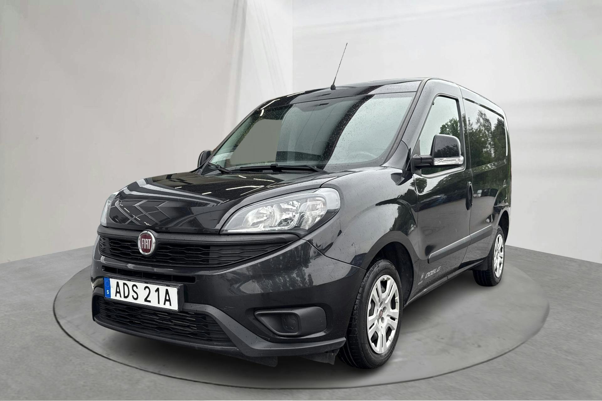Fiat Doblo Cargo 1.6 MJT (105hk) - 39 250 km - Manual - black - 2020