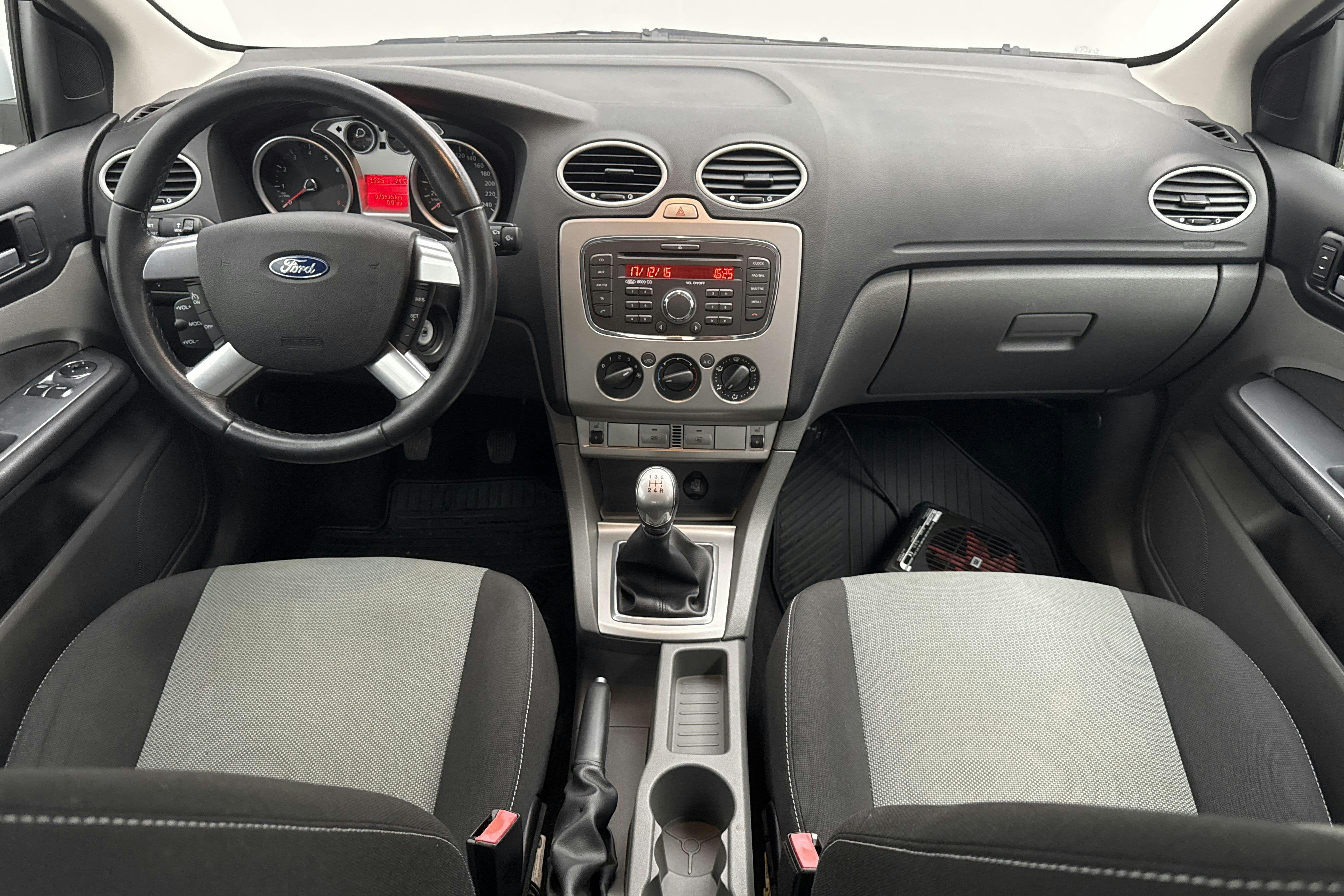 Ford Focus 1.8 Flexifuel 5dr (125hk) - 71 570 km - Käsitsi - valge - 2010