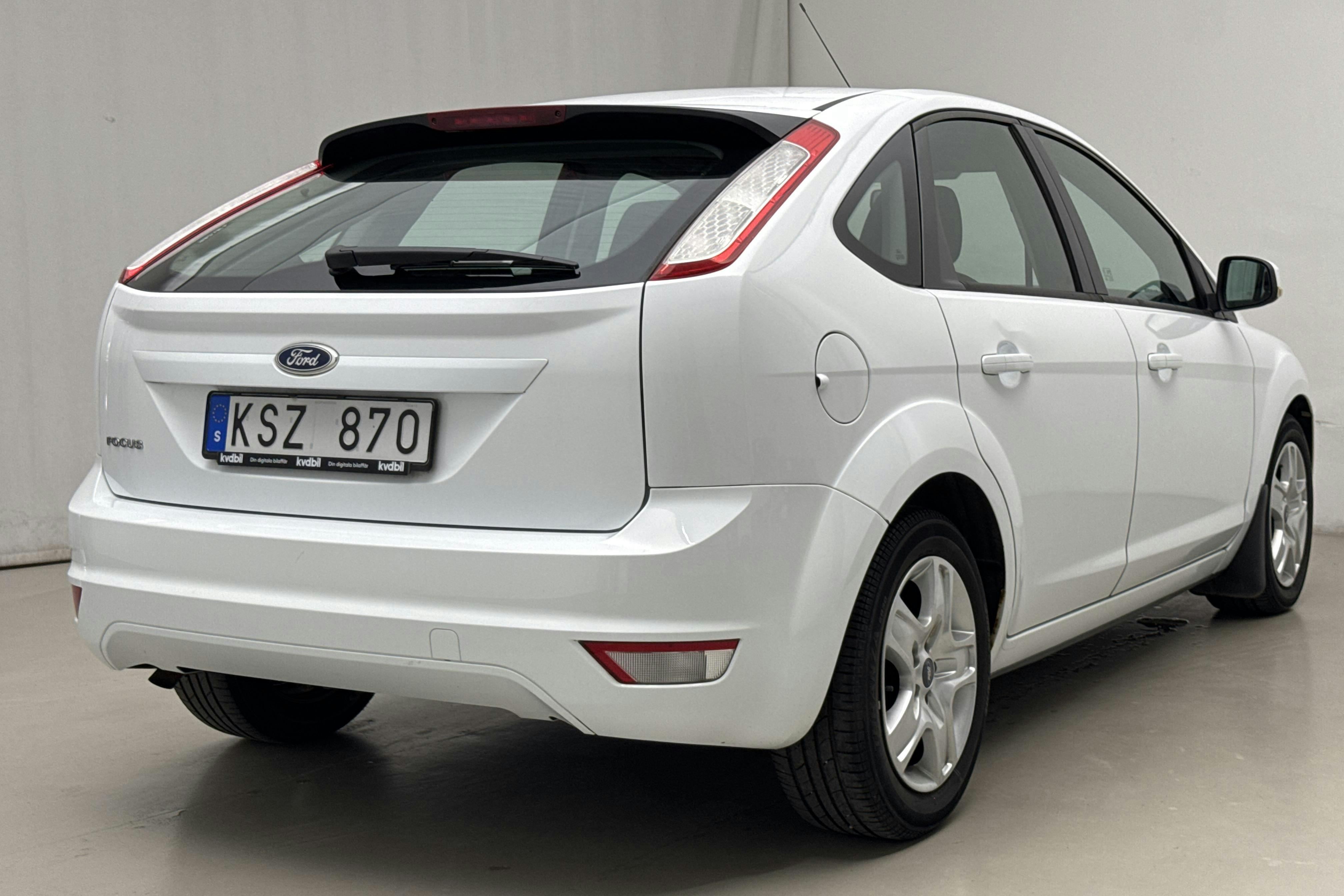Ford Focus 1.8 Flexifuel 5dr (125hk) - 71 570 km - Käsitsi - valge - 2010