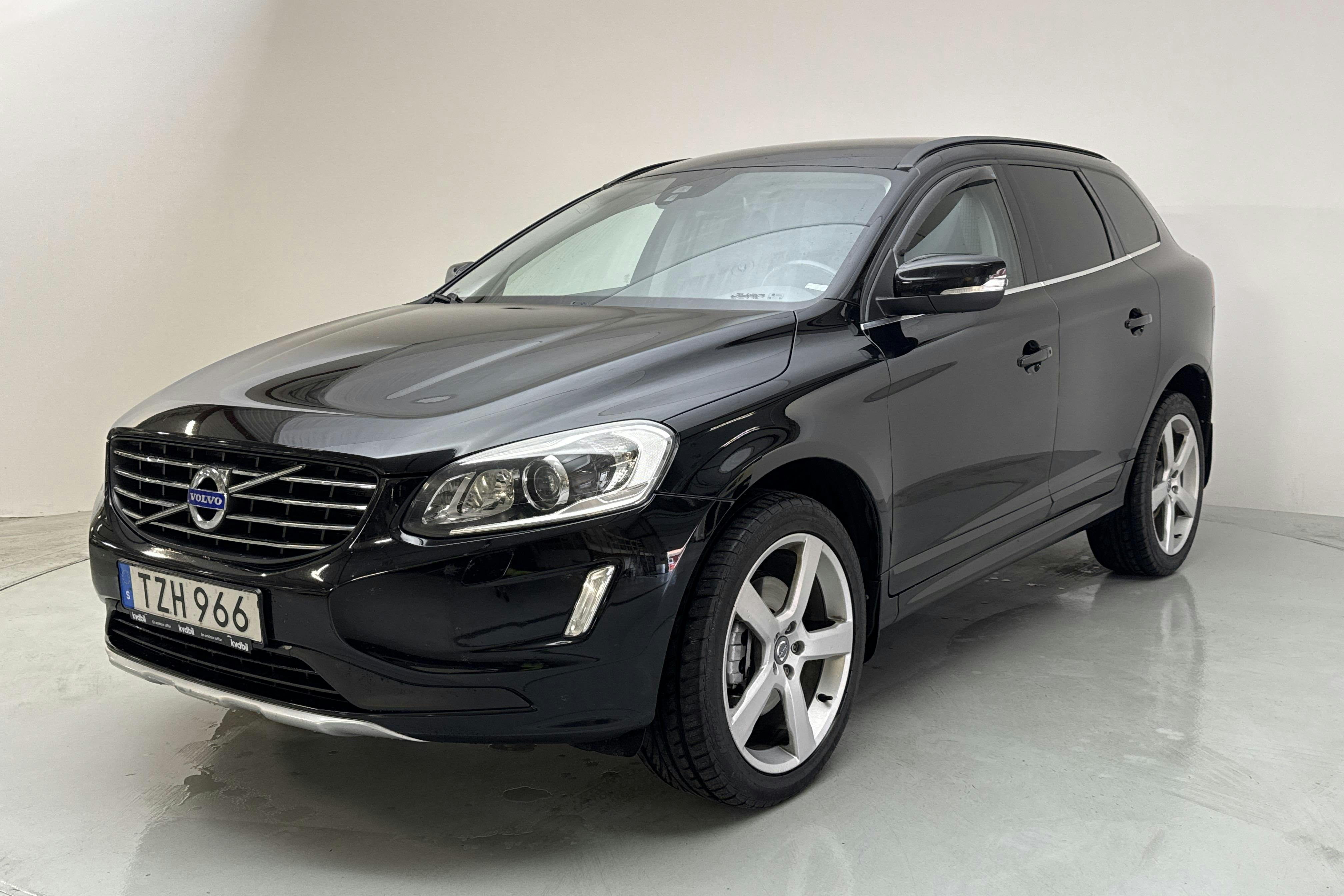 Esitlusfoto 1 aadressil 13: Volvo XC60 D4 2WD (181hk) - 213 370 km - Automaatne - must - 2015