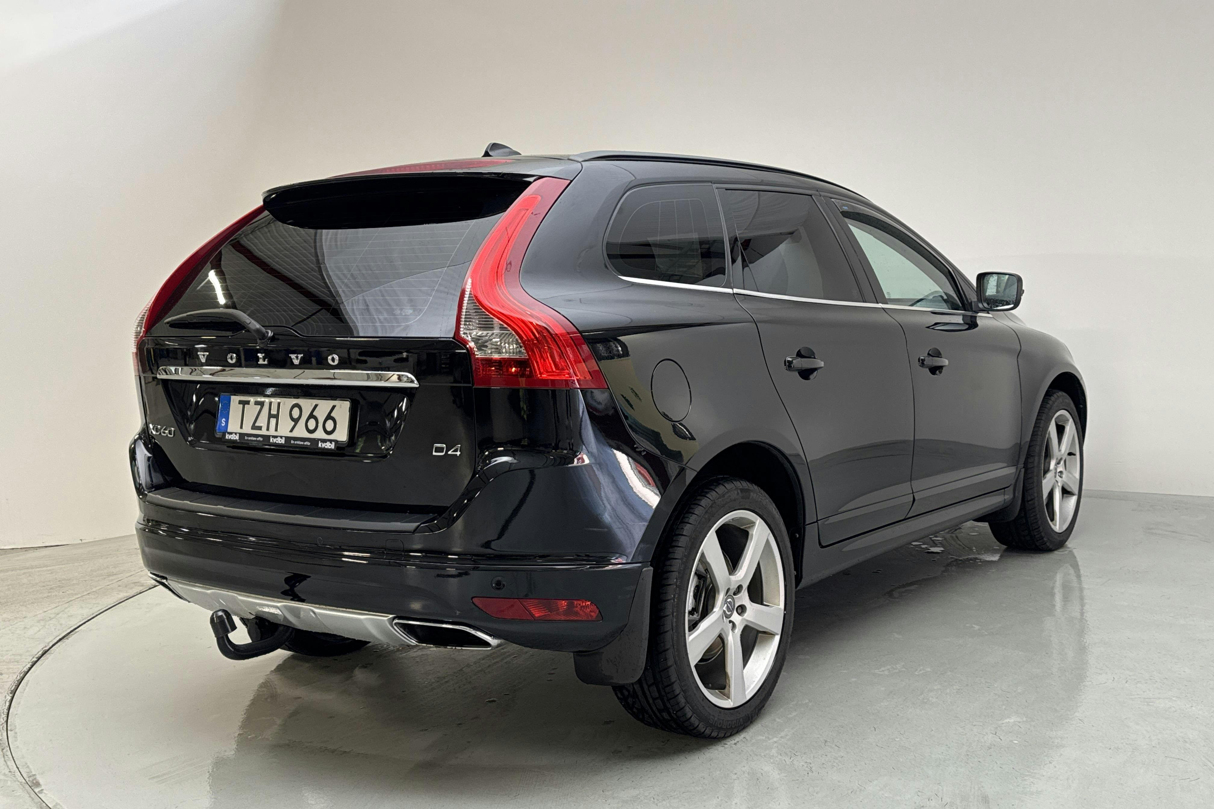 Volvo XC60 D4 2WD (181hk) - 213 370 km - Automaatne - must - 2015