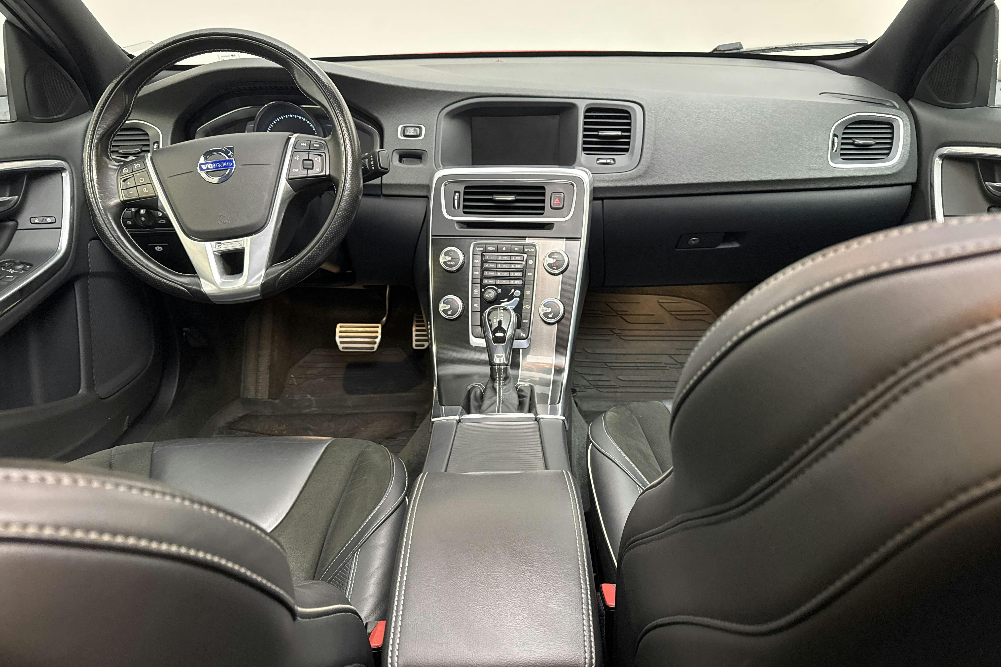 Volvo S60 D2 (120hk) - 114 270 km - Automaatne - punane - 2016